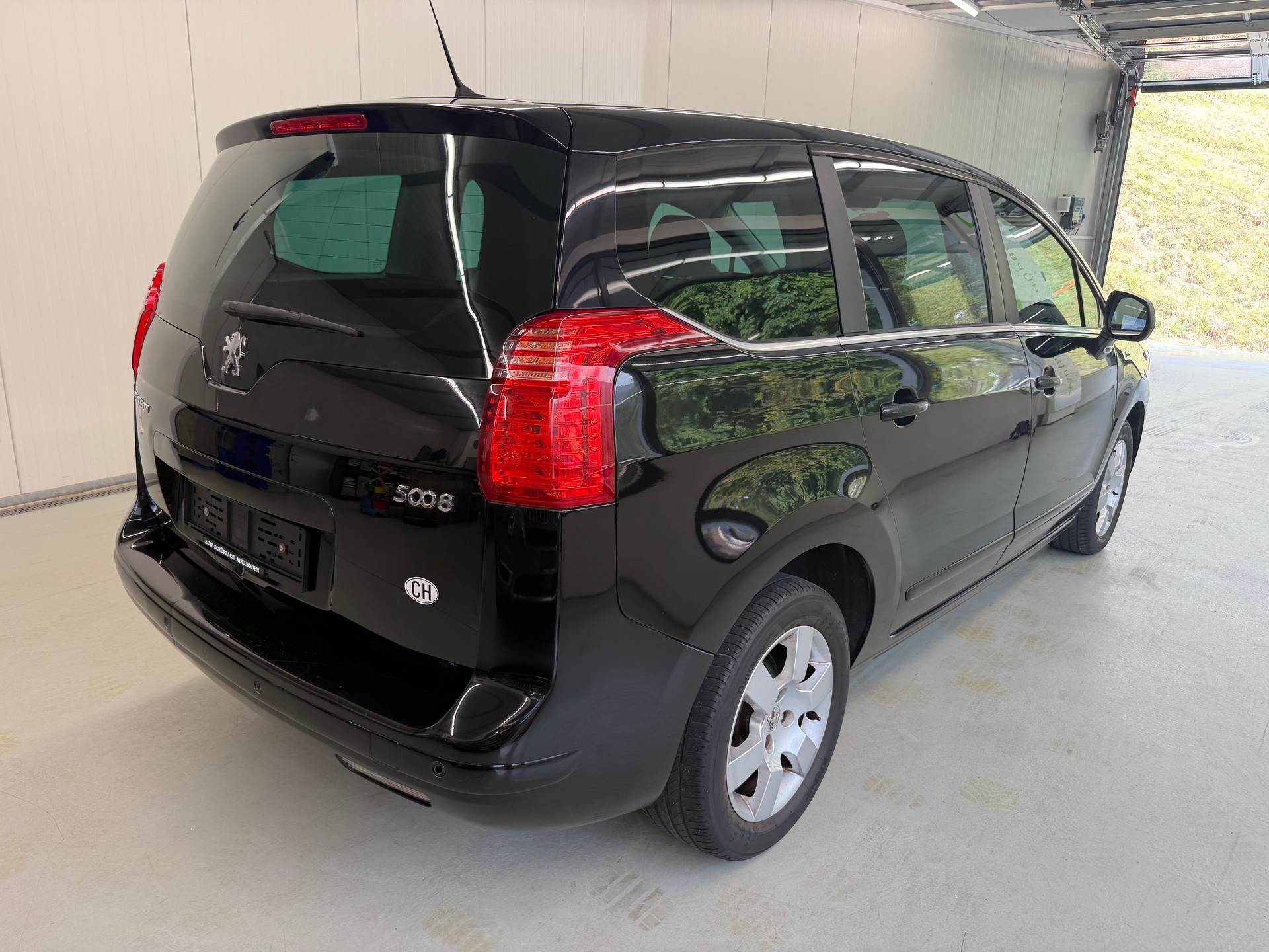 PEUGEOT 5008 2.0 HDI Family 7-Plätzer-showroom-element-3