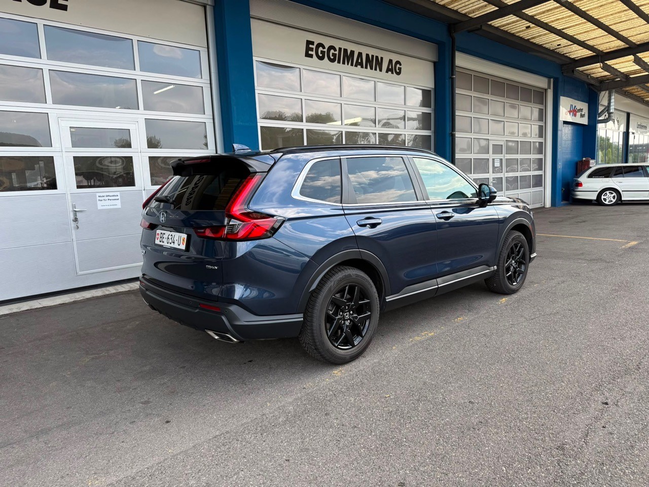 HONDA CR-V 2.0i MMD Hybrid Advance 4WD Automatic-showroom-element-3
