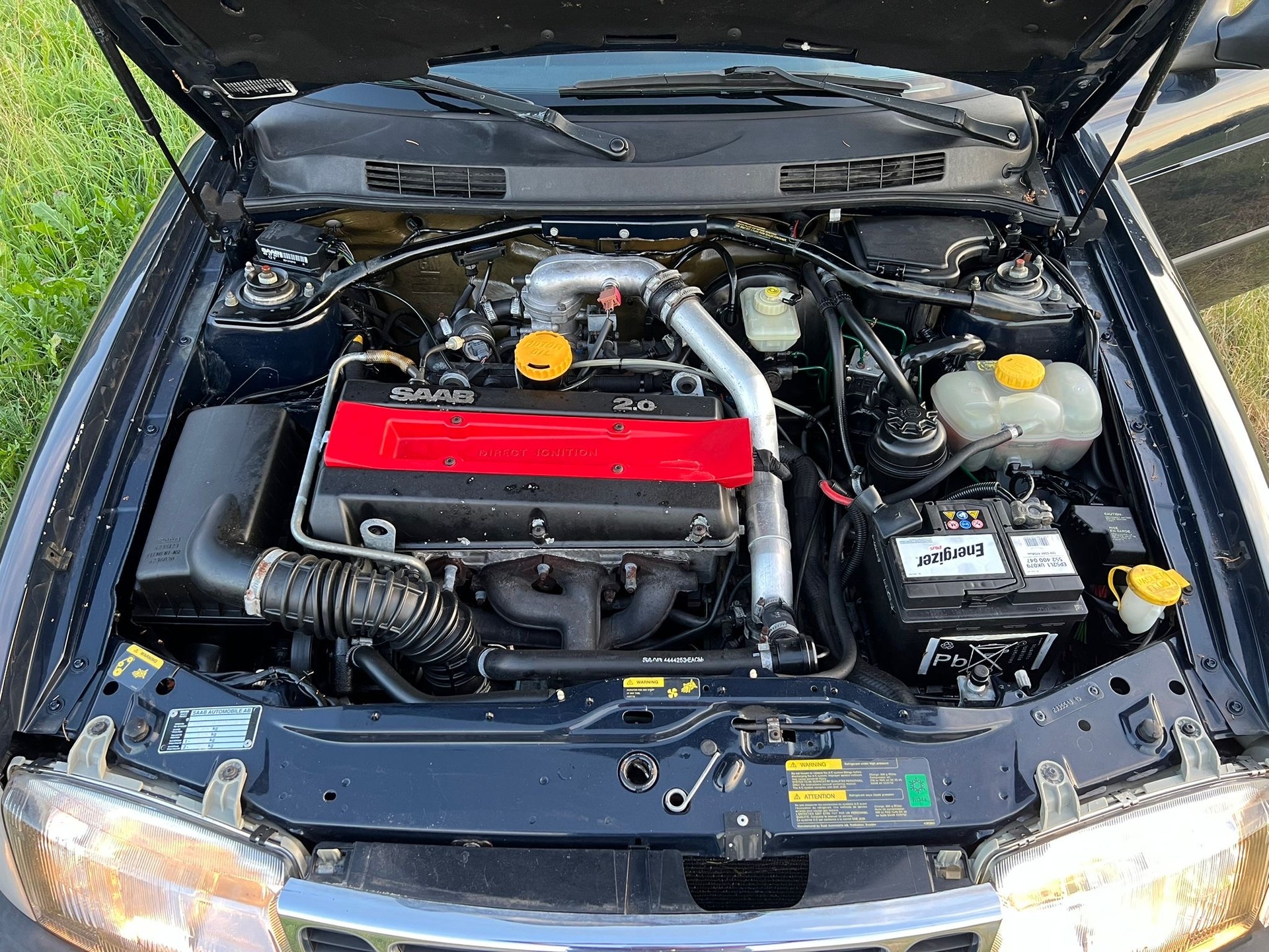SAAB 900 2.0i-16-image-8