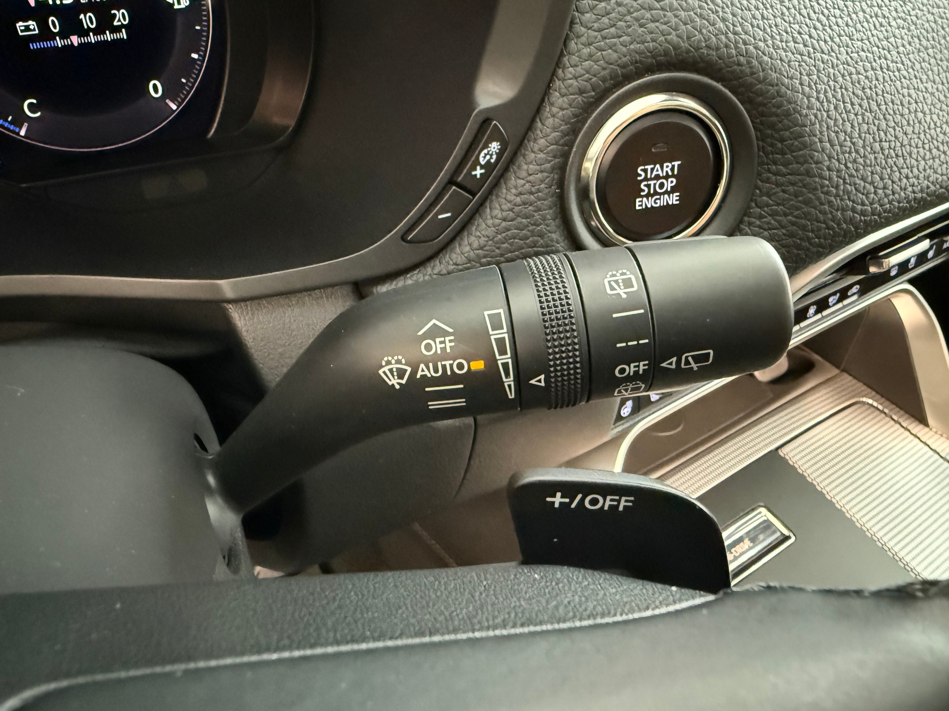 MAZDA CX-60 3.3L e-Skyactiv D 200 MHEV Homura-image-8