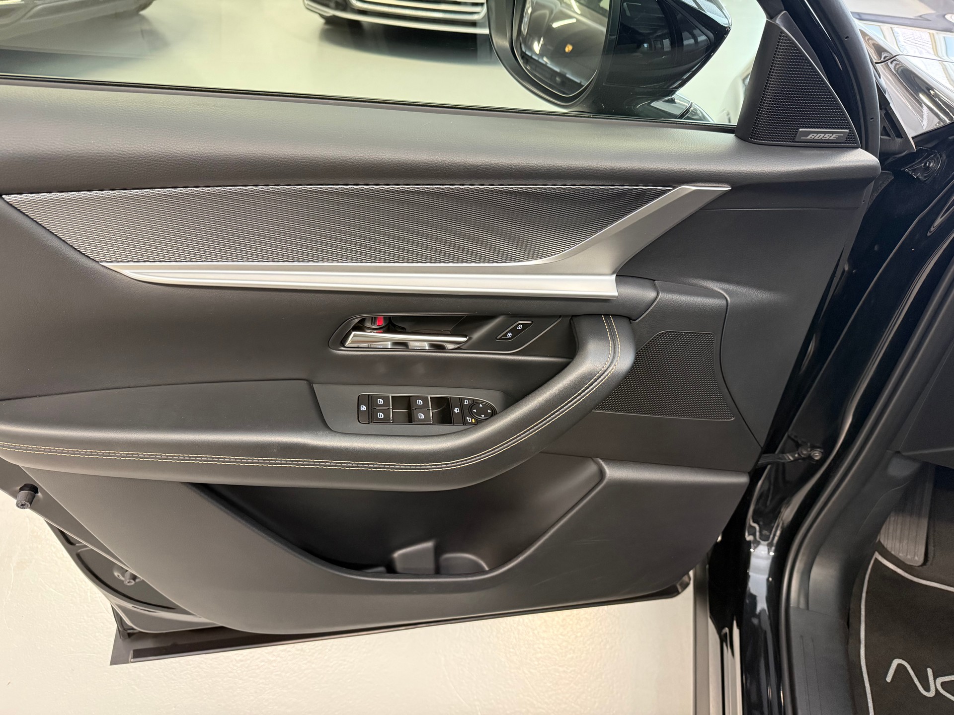 MAZDA CX-60 3.3L e-Skyactiv D 200 MHEV Homura-image-13