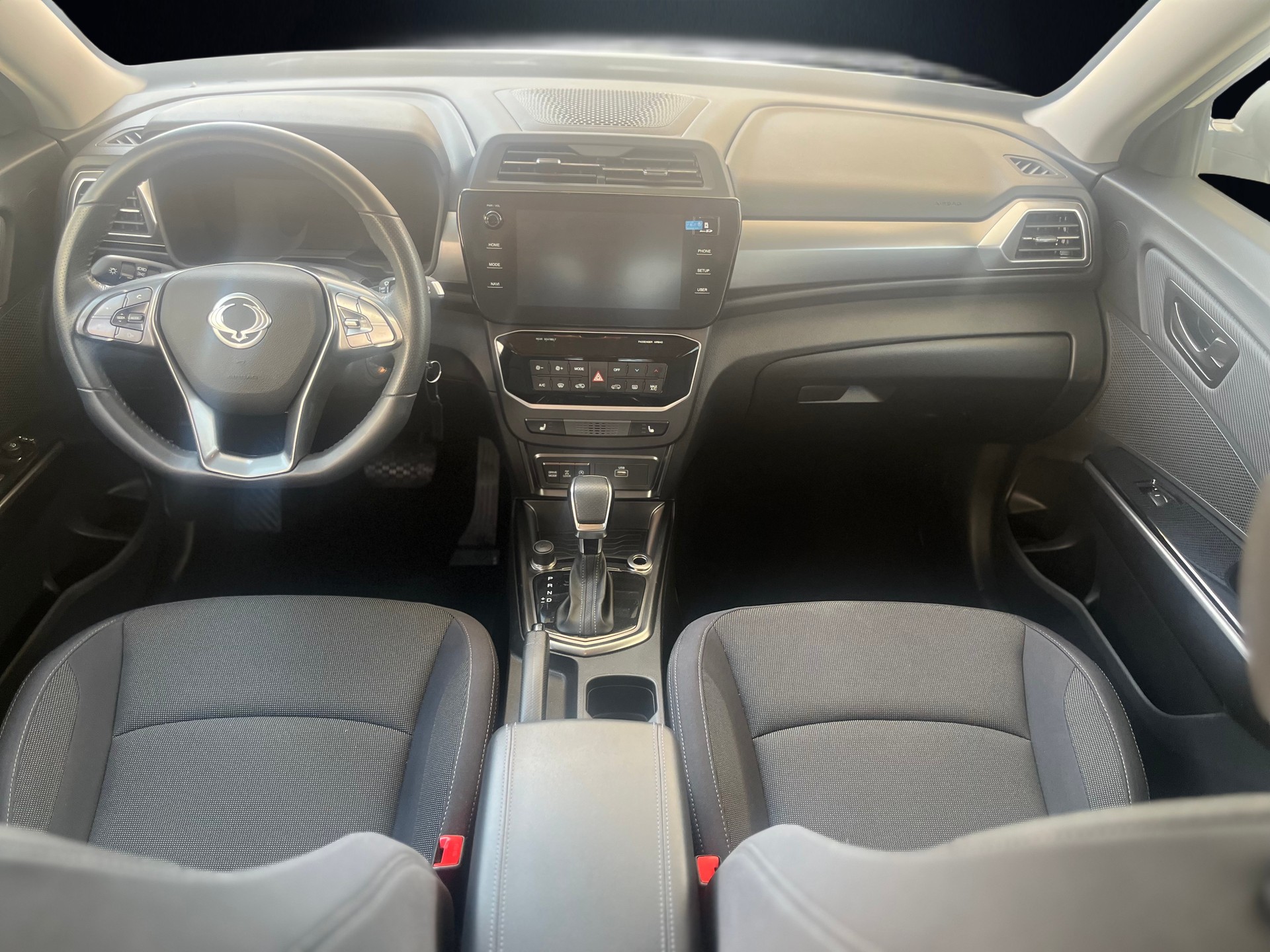 KGM-SsangYong Tivoli 1.5 T GDI Platinum 4WD Automat-image-7