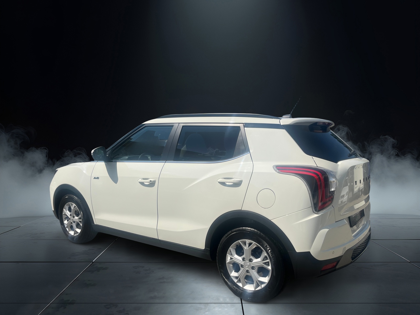 KGM-SsangYong Tivoli 1.5 T GDI Platinum 4WD Automat-showroom-element-3