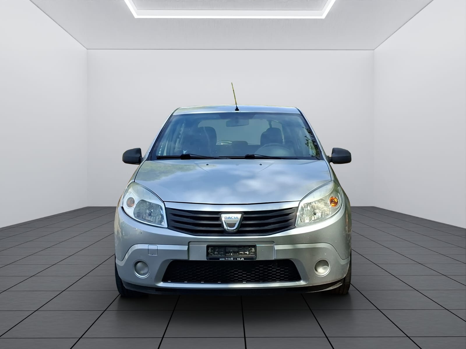 DACIA Sandero 1.2-showroom-element-1