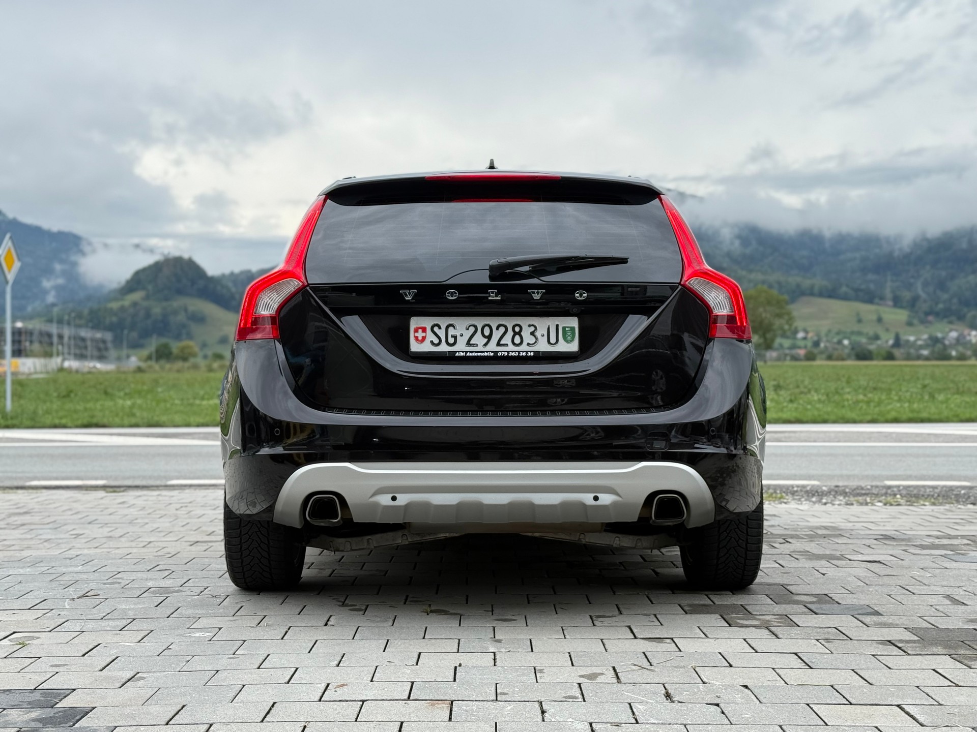 VOLVO V60 D5 AWD Summum Geartronic-image-6
