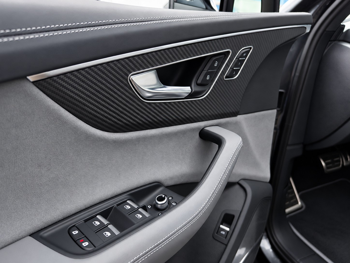 AUDI SQ7 SUV 4.0 V8 TFSI quattro T-Tronic-image-19