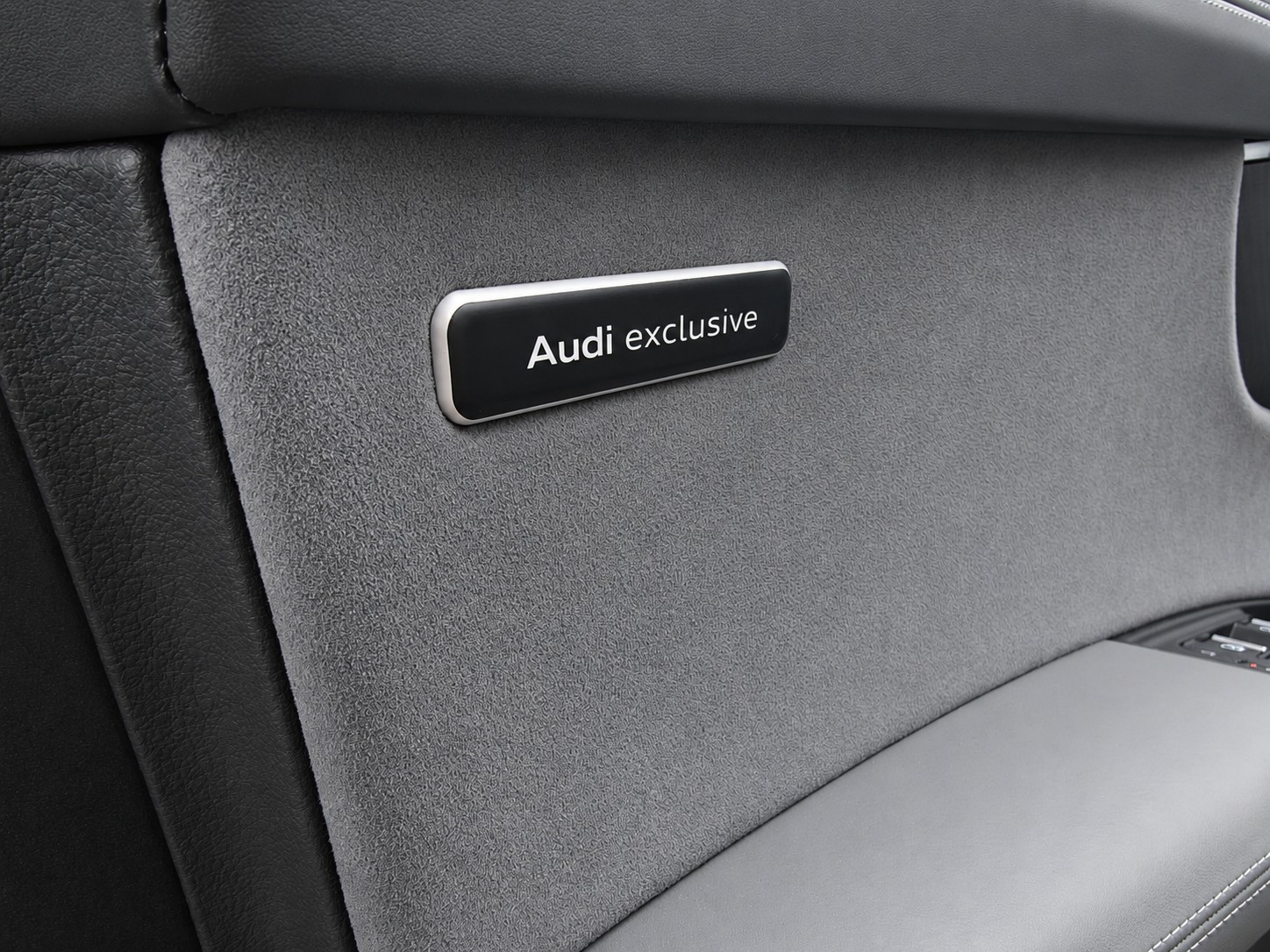 AUDI SQ7 SUV 4.0 V8 TFSI quattro T-Tronic-image-17