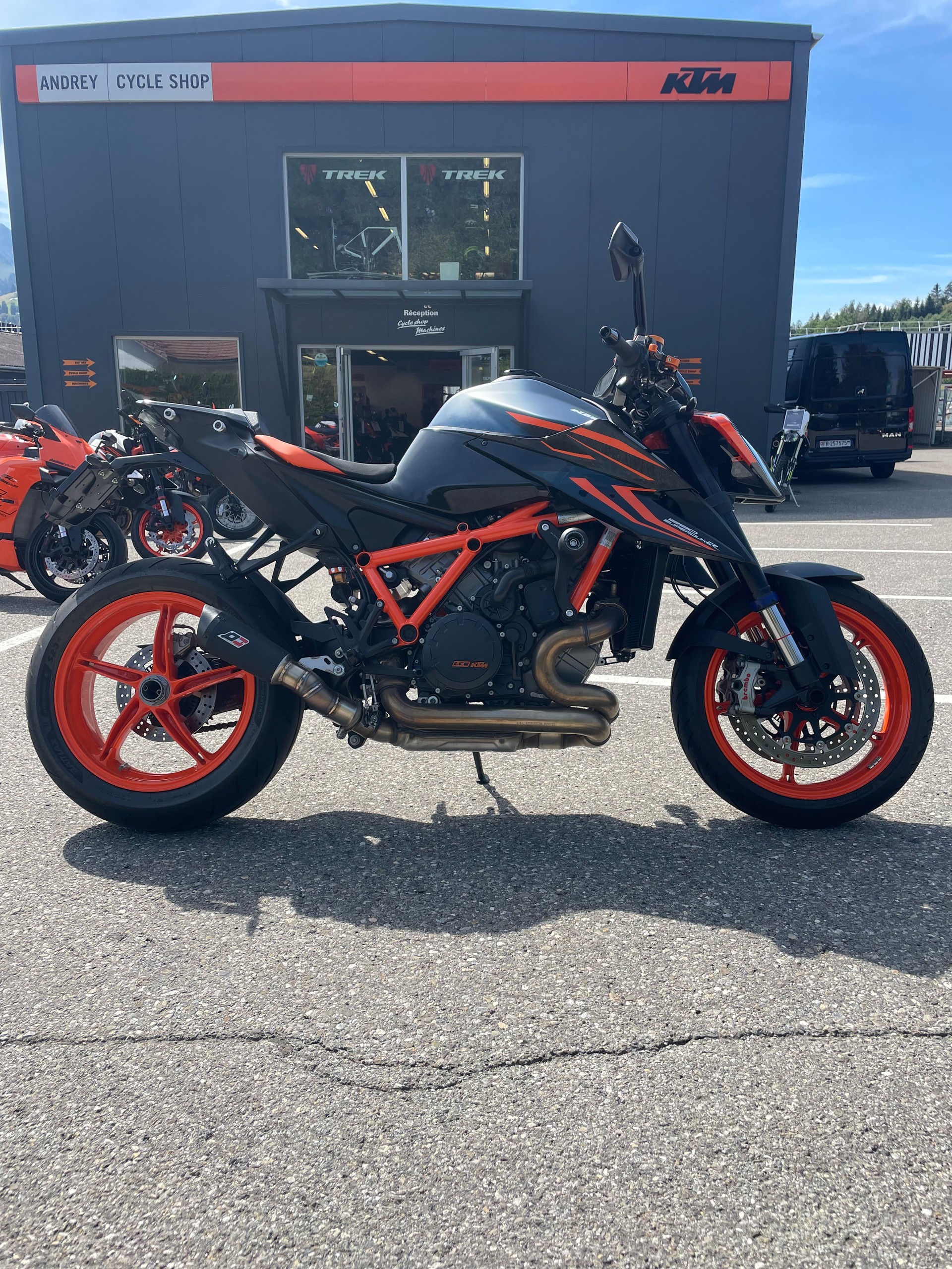 KTM 1290 Super Duke R EVO-image-1