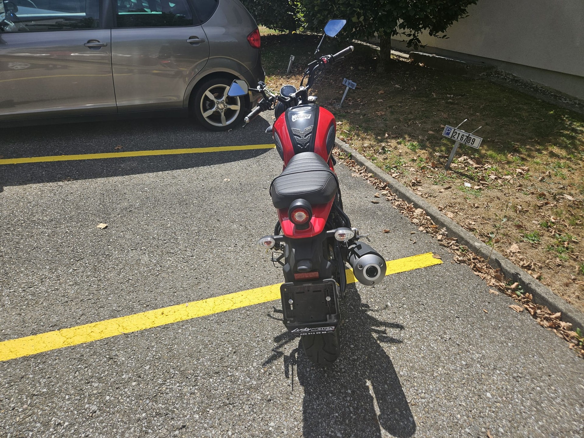 YAMAHA XSR 125-image-1