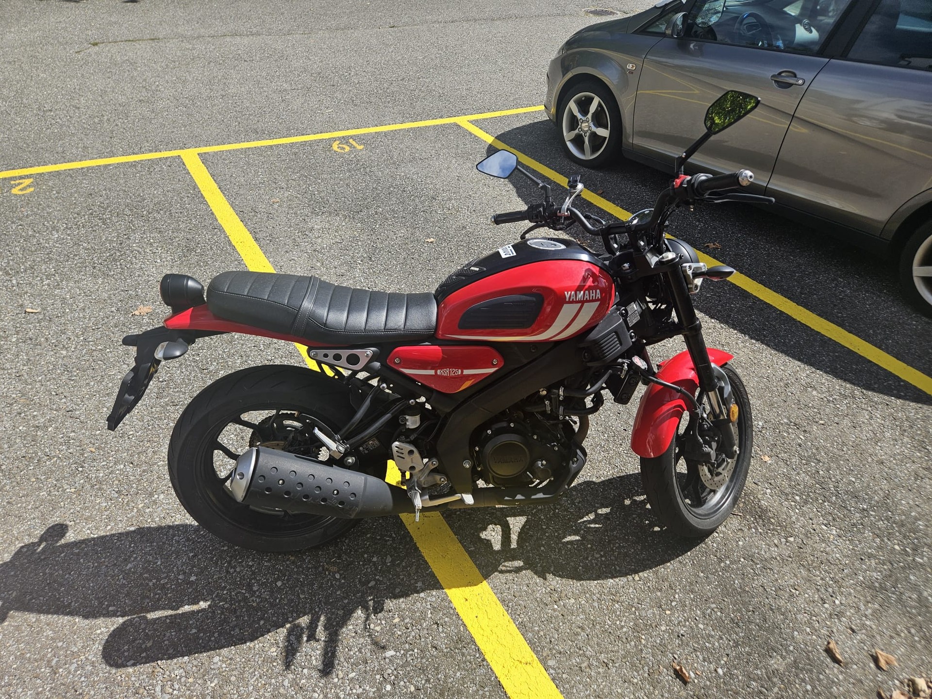 YAMAHA XSR 125-image-2