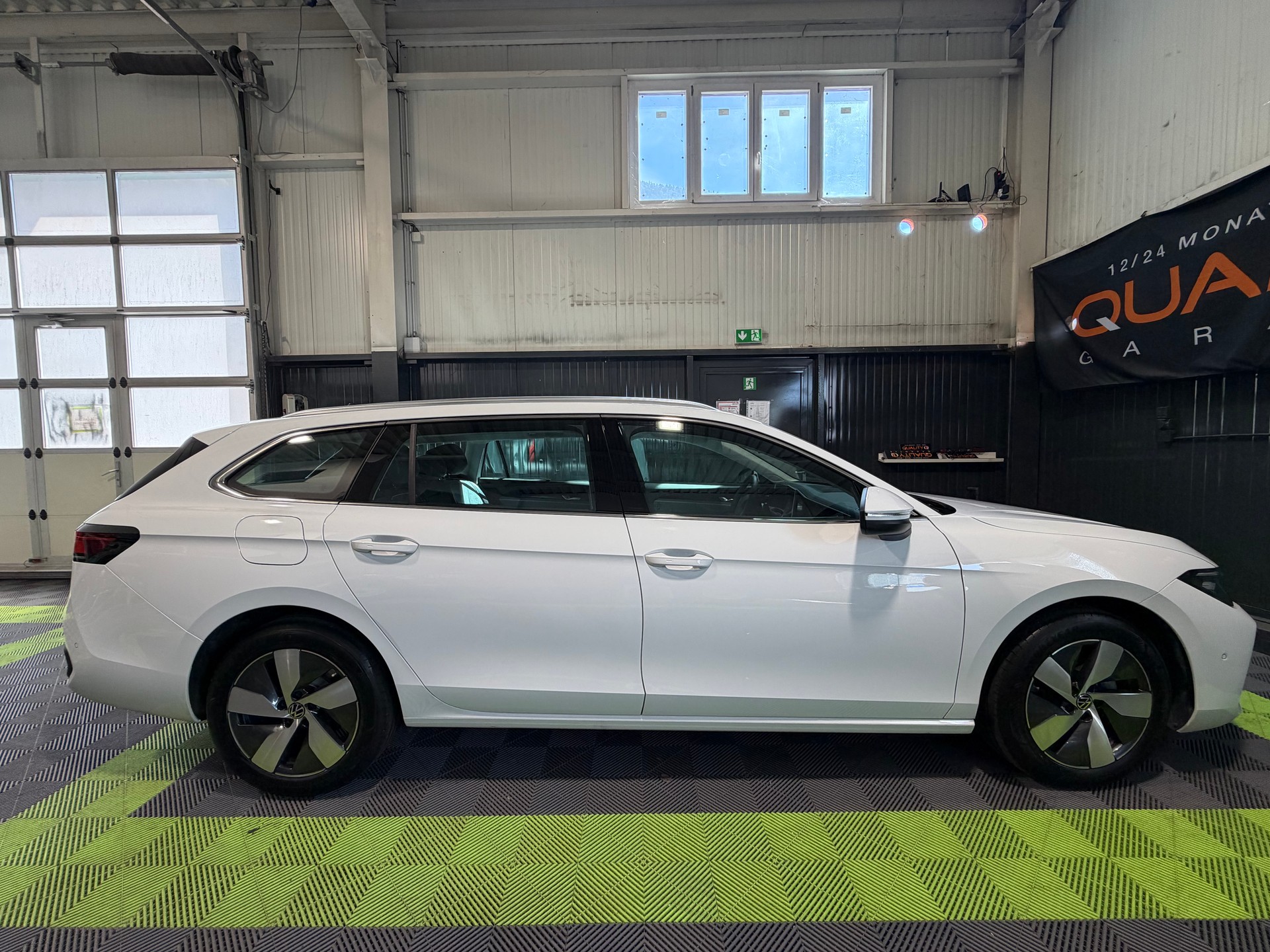 VW Passat Variant 1.5 eTSI evo2 Business DSG-image-3