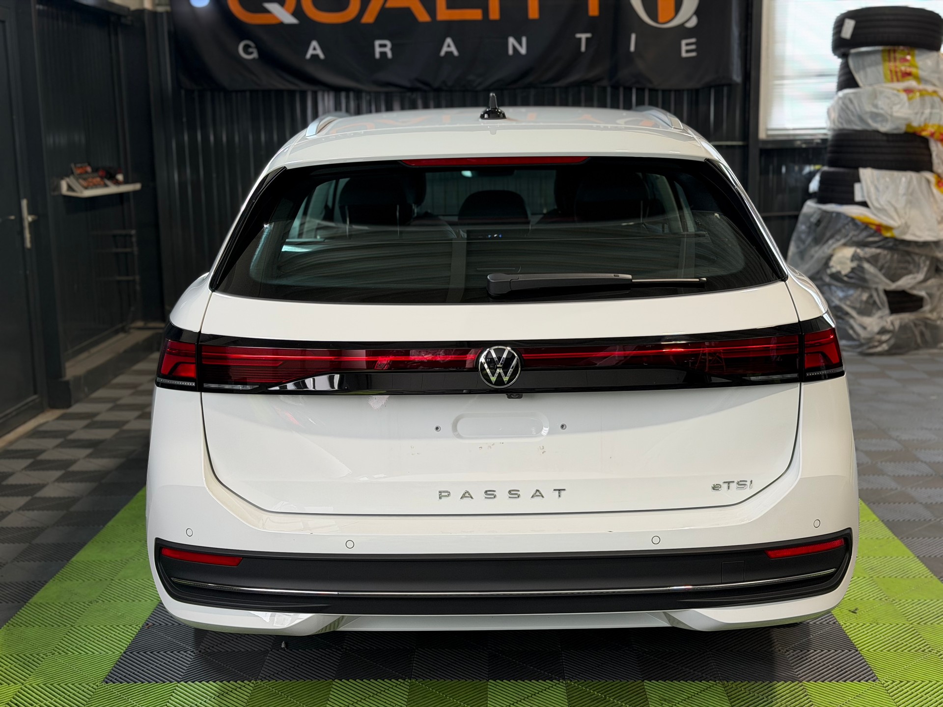 VW Passat Variant 1.5 eTSI evo2 Business DSG-image-4