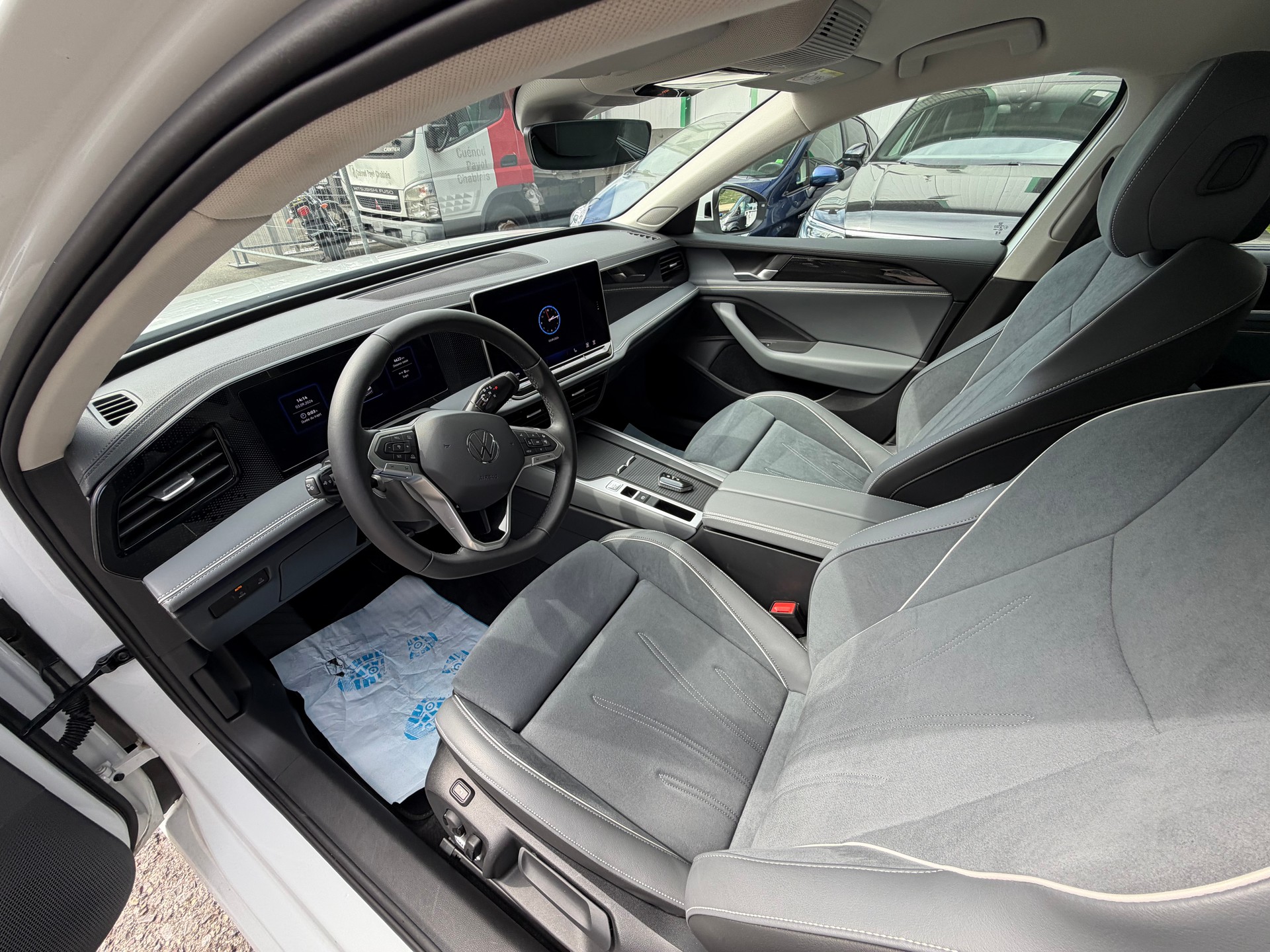VW Passat Variant 1.5 eTSI evo2 Business DSG-image-12