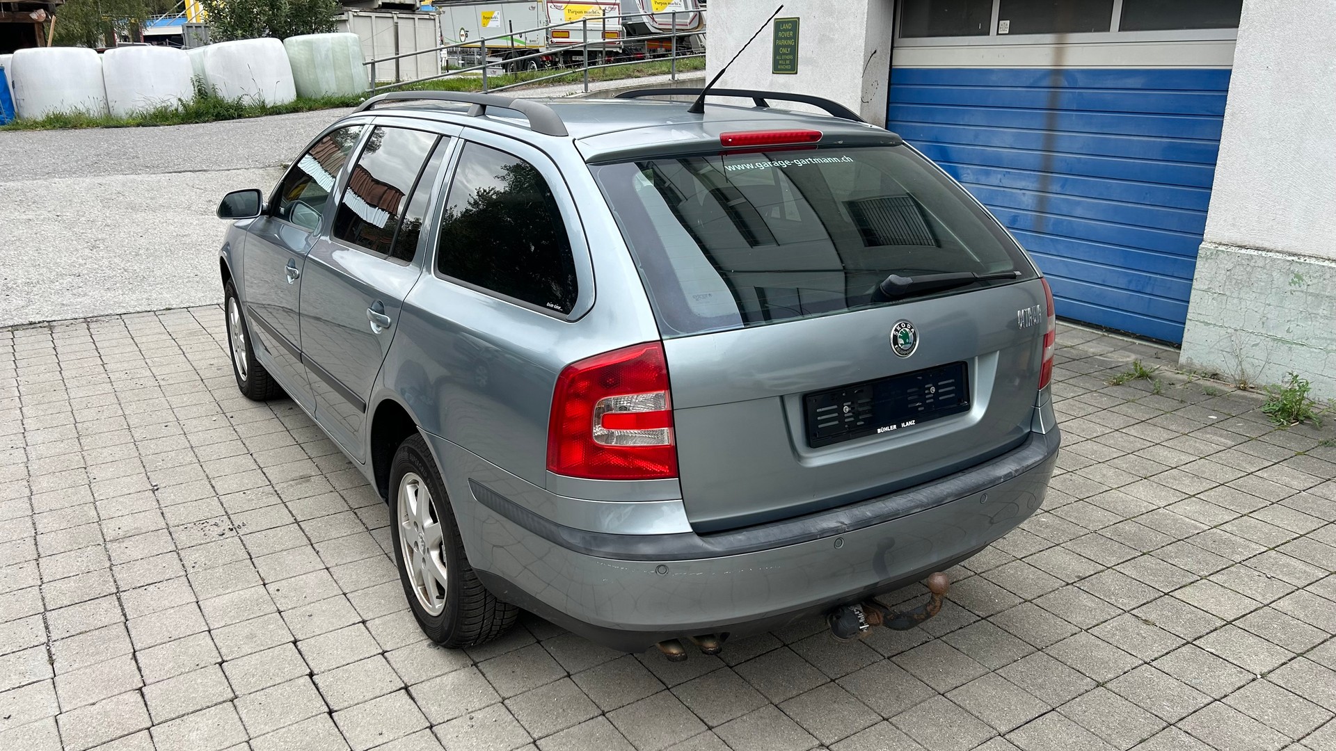 SKODA Octavia 1.9 TDI Adventure 4x4-image-2