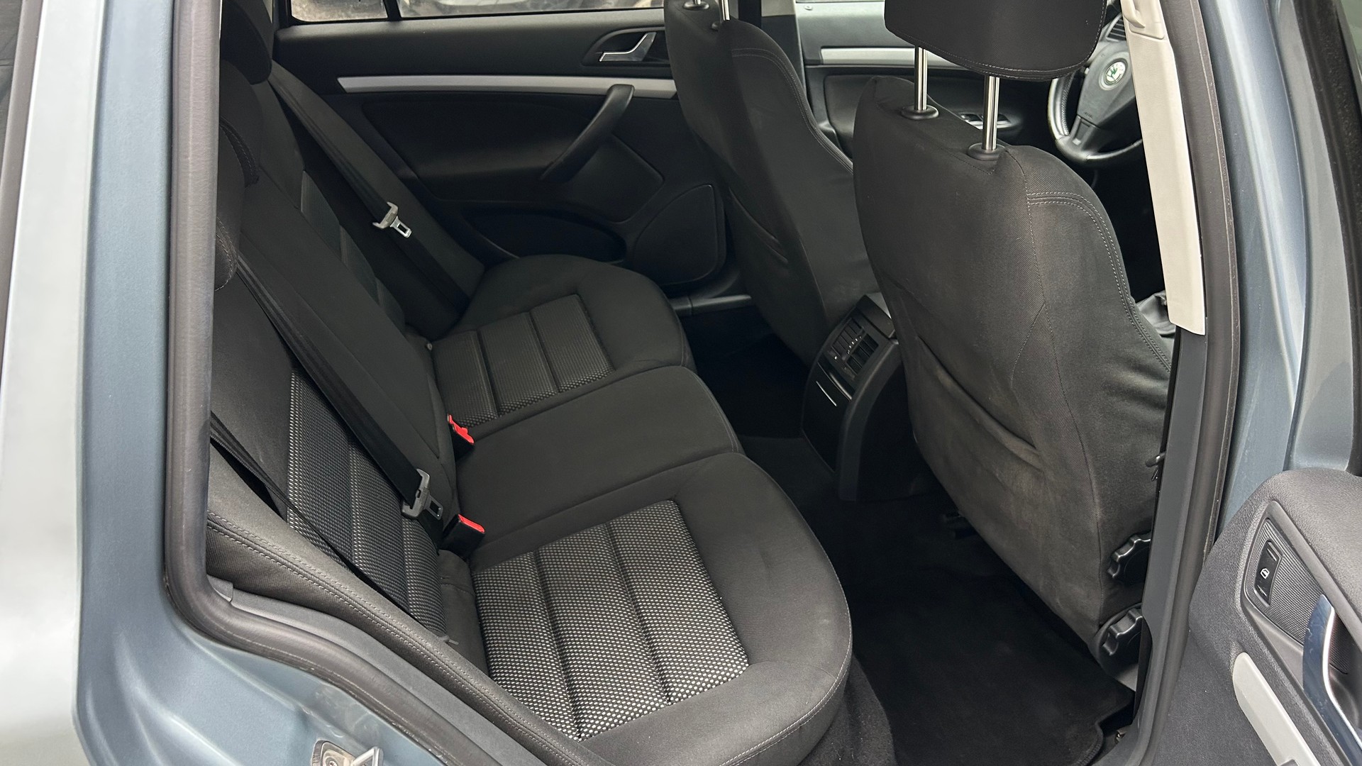 SKODA Octavia 1.9 TDI Adventure 4x4-image-6