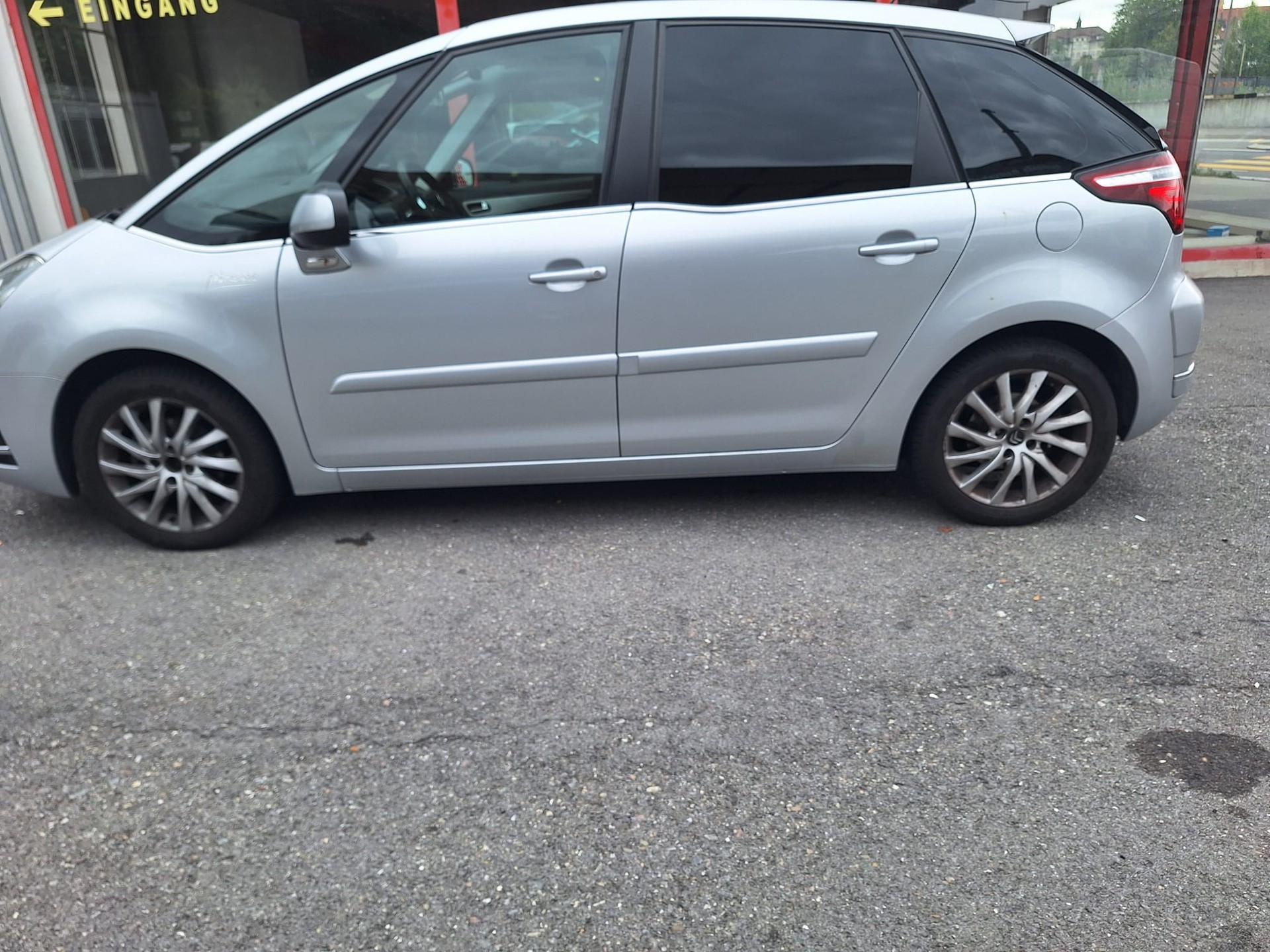 CITROEN C4 Picasso 1.6i 16V Swiss Style-image-3