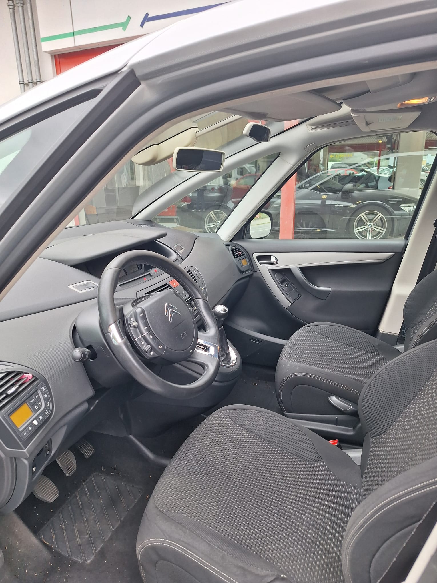 CITROEN C4 Picasso 1.6i 16V Swiss Style-image-6