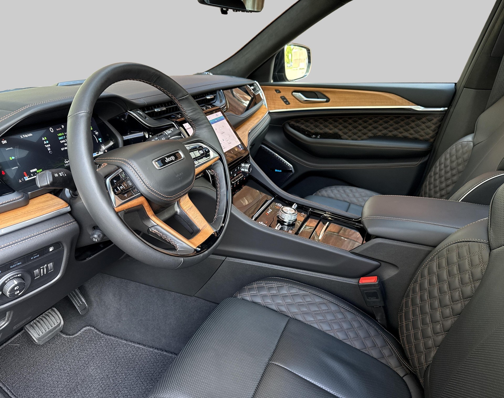 JEEP Grand Cherokee 2.0 Turbo Summi-showroom-element-2