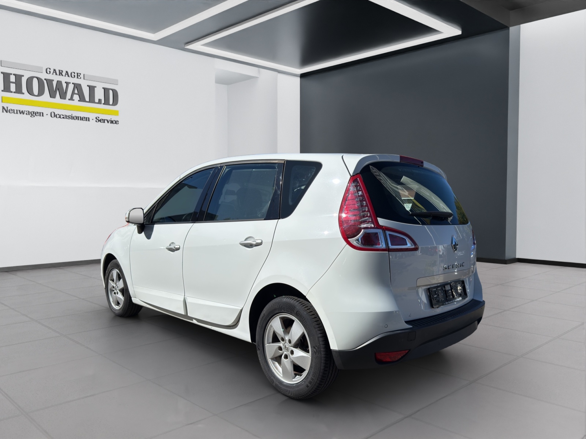 RENAULT Scénic 2.0 16V Dynamique CVT-showroom-element-2