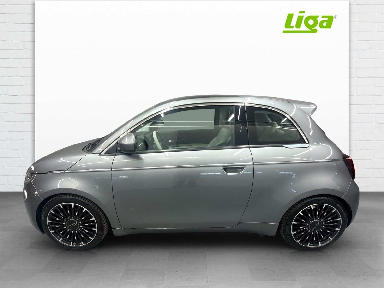 FIAT 500La Prima-showroom-element-2