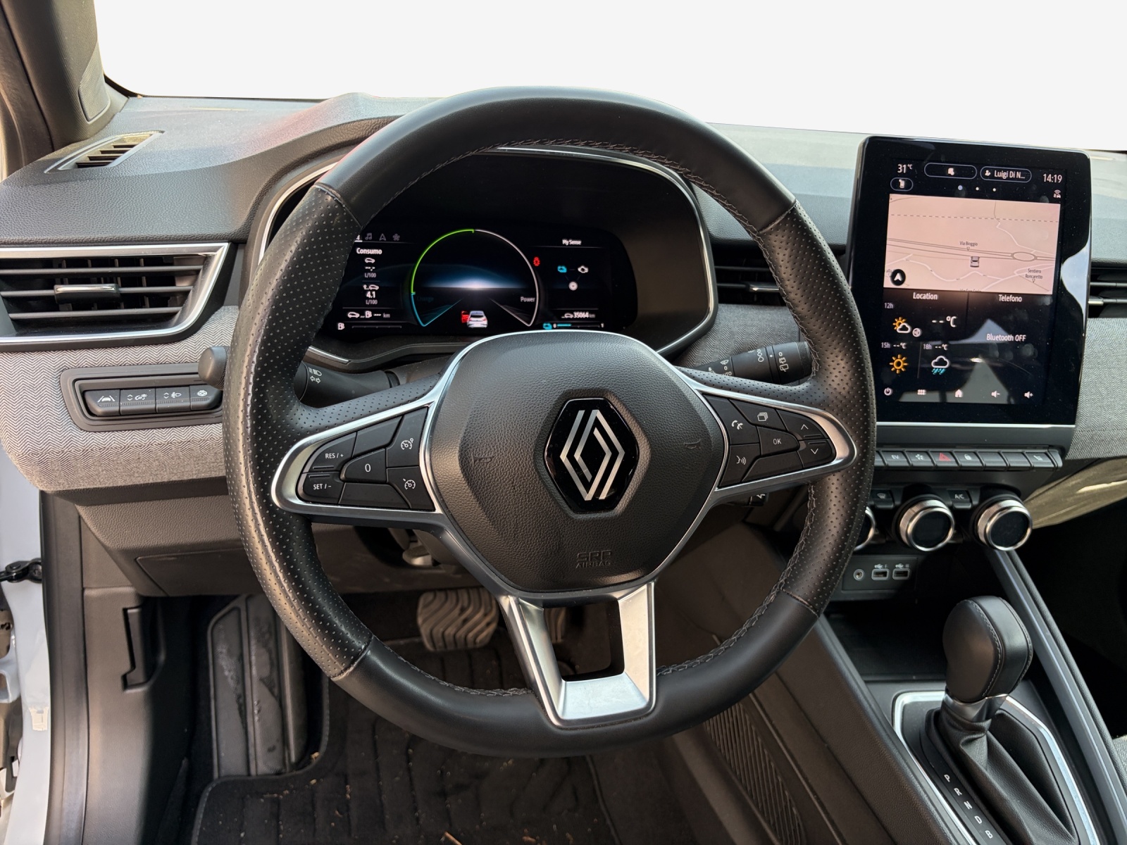 RENAULT Clio 1.6 E-Tech Techno-image-9