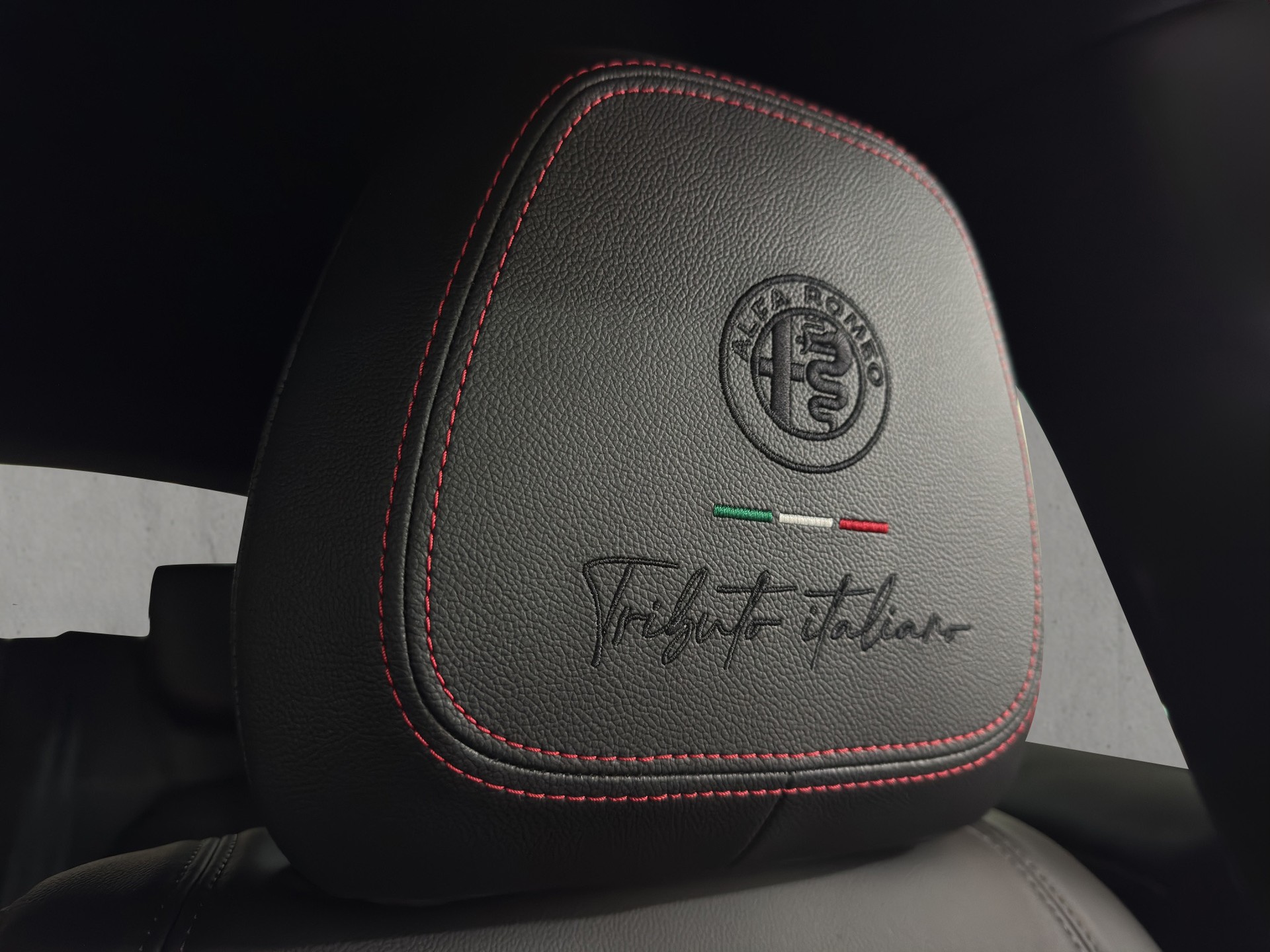 ALFA ROMEO Tonale 1.5 48V Hybrid Tributo Italiano-image-8
