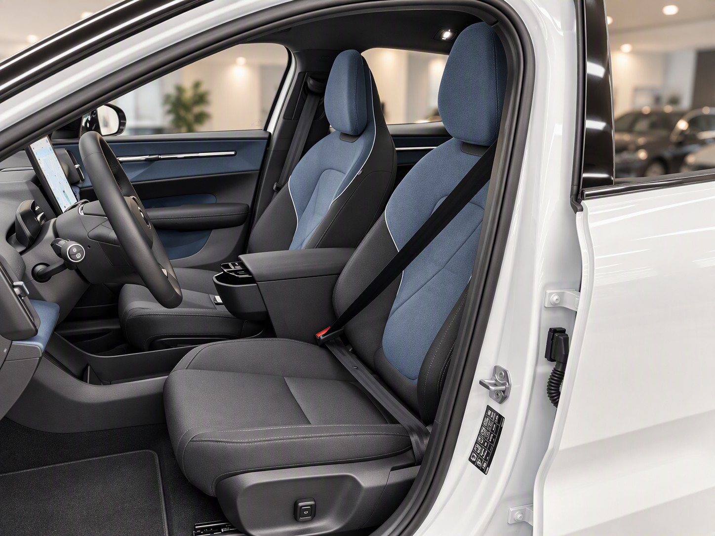 VOLVO EX30 E60 Twin Ultra Performance 428 PS / Swiss Edition-image-4