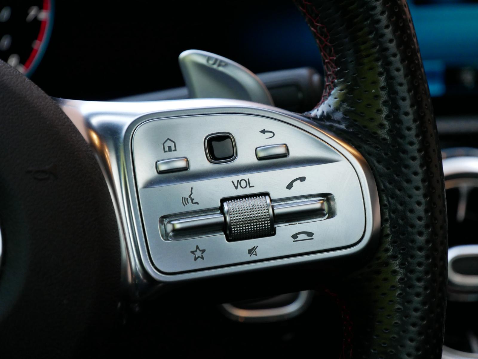 MERCEDES-BENZ A 35 AMG 4Matic Speedshift-image-17