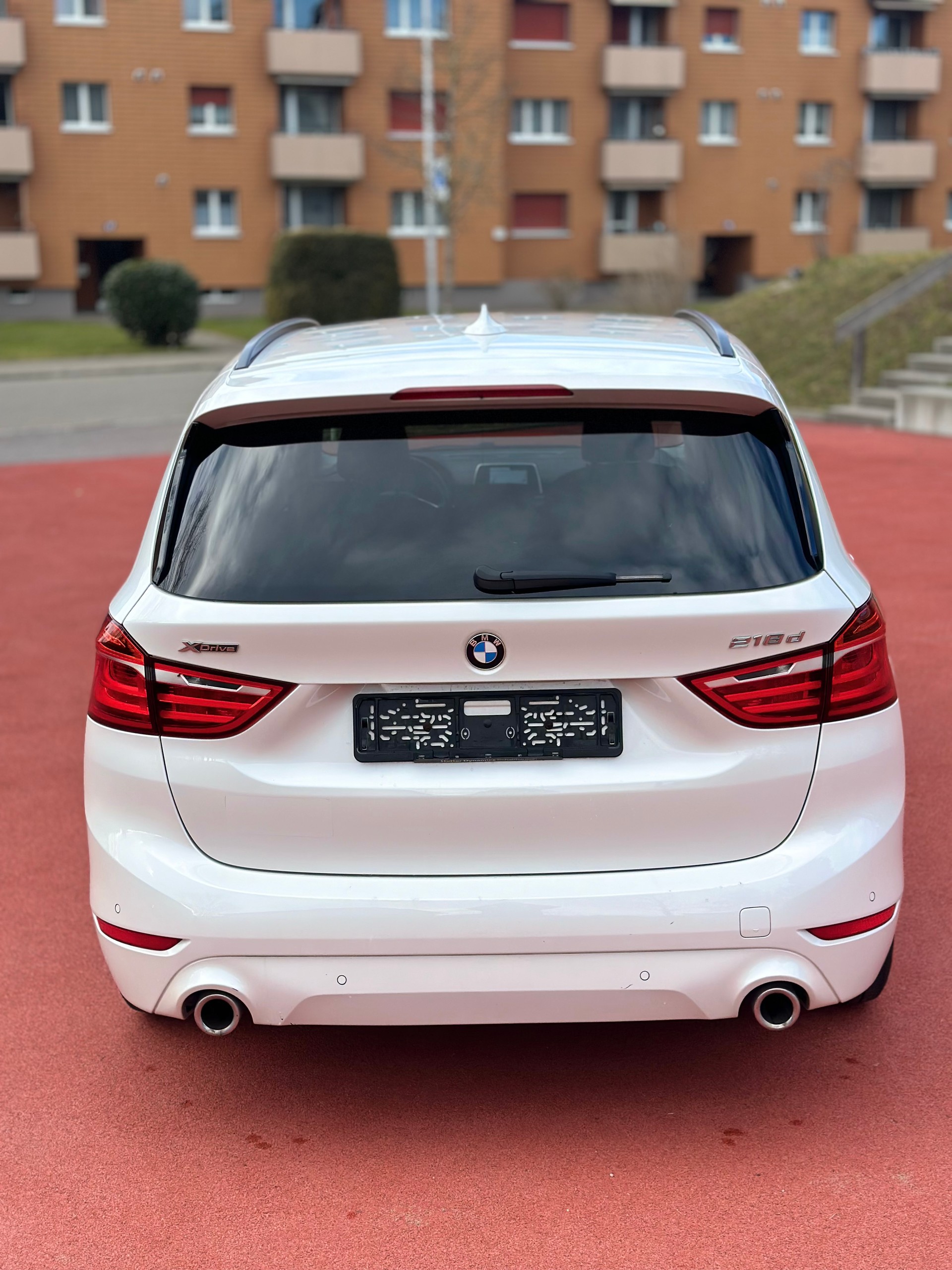 BMW 218d xDrive Gran Tourer Steptronic-image-5