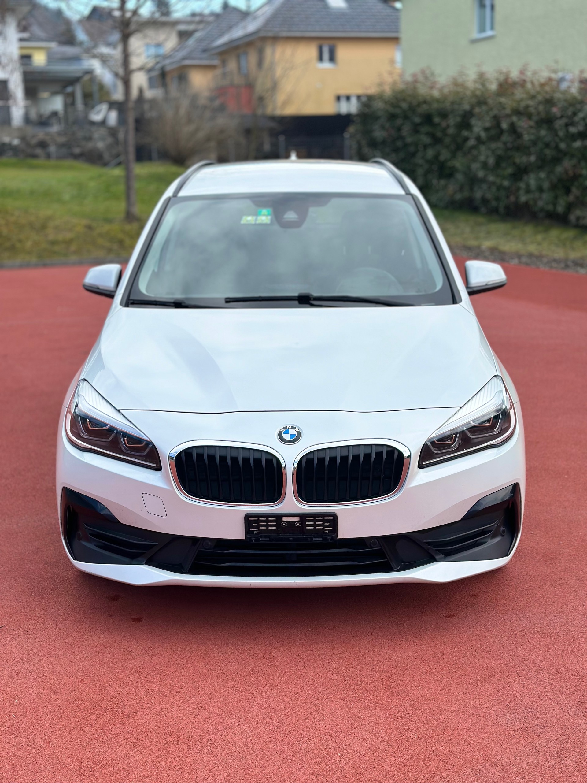 BMW 218d xDrive Gran Tourer Steptronic-image-1