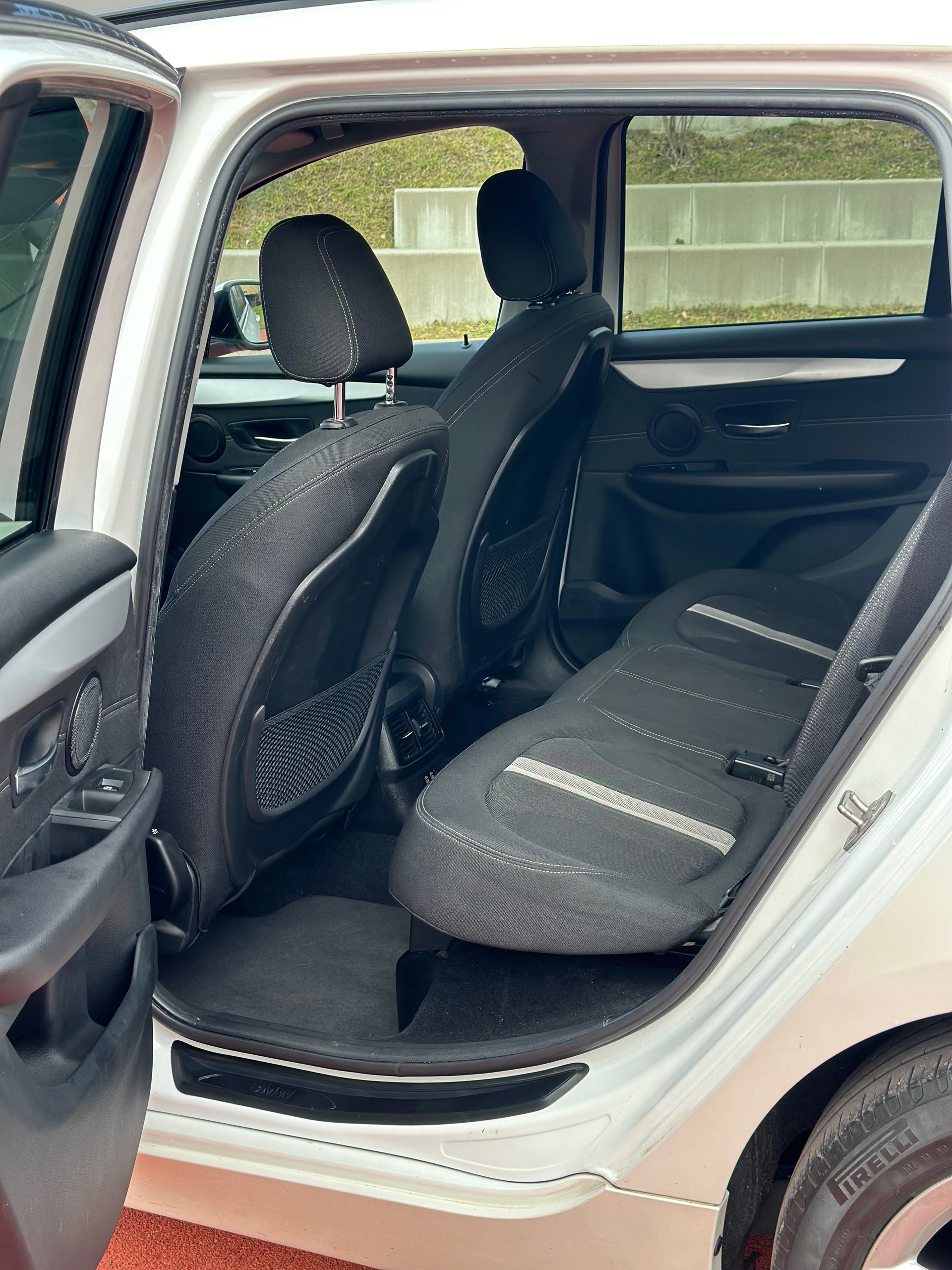 BMW 218d xDrive Gran Tourer Steptronic-image-9