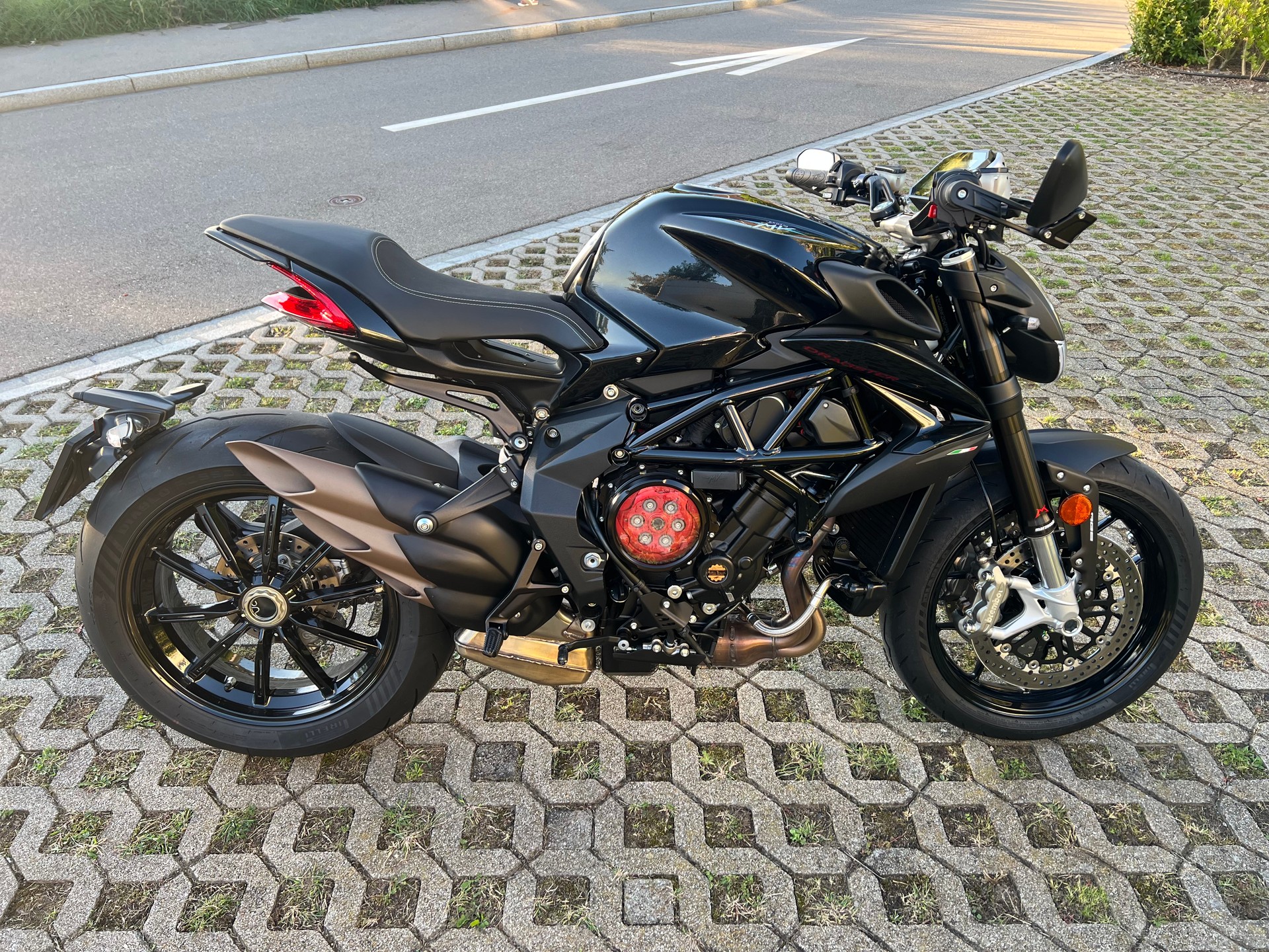 MV AGUSTA Dragster 800 R