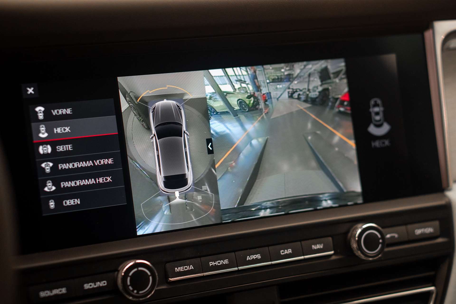 PORSCHE Macan Turbo PDK *CH-Fahrzeug* *Alcantarahimmel* *Panorama* *Chrono*-image-21