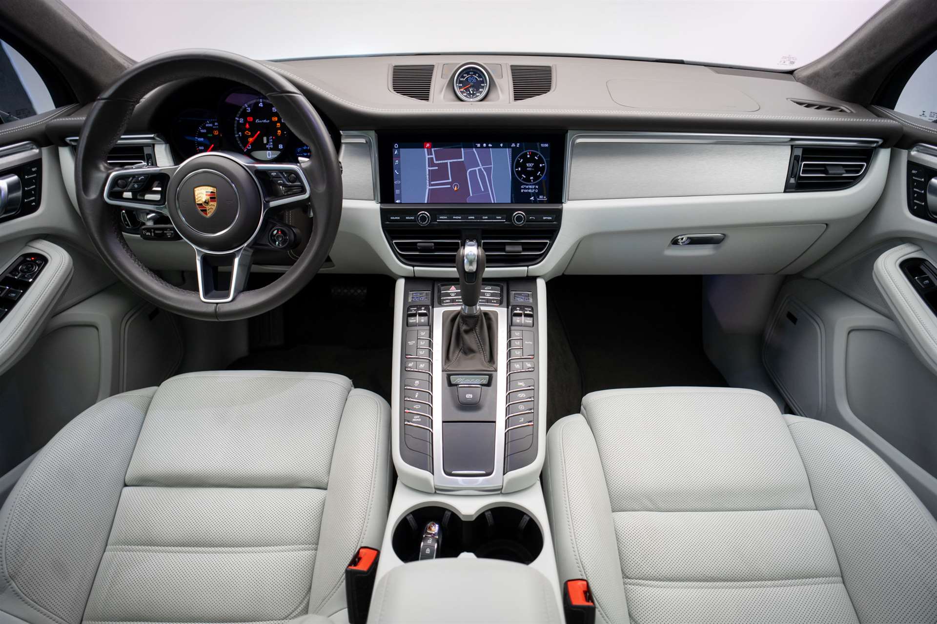 PORSCHE Macan Turbo PDK *CH-Fahrzeug* *Alcantarahimmel* *Panorama* *Chrono*-image-14