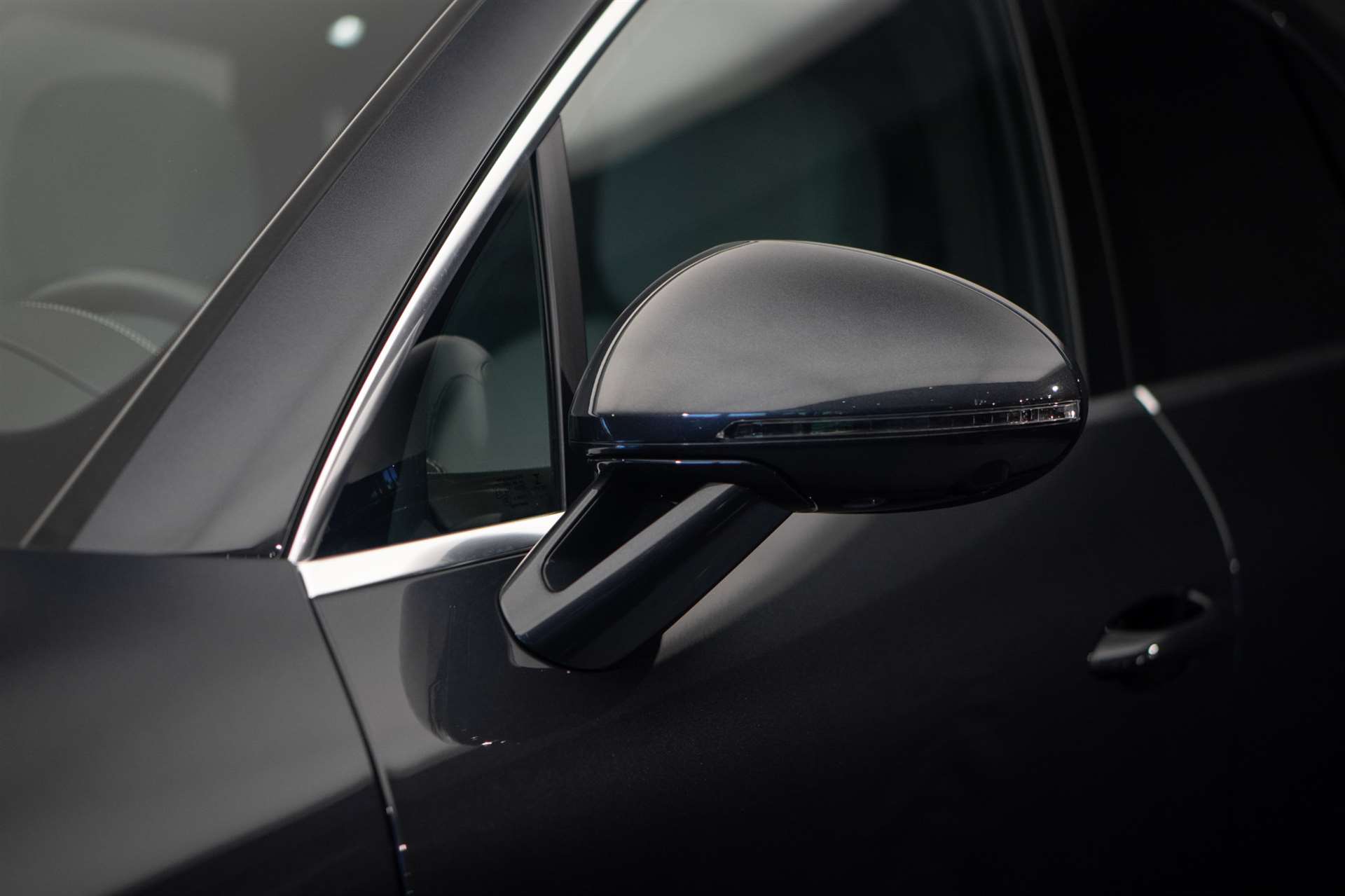 PORSCHE Macan Turbo PDK *CH-Fahrzeug* *Alcantarahimmel* *Panorama* *Chrono*-image-10