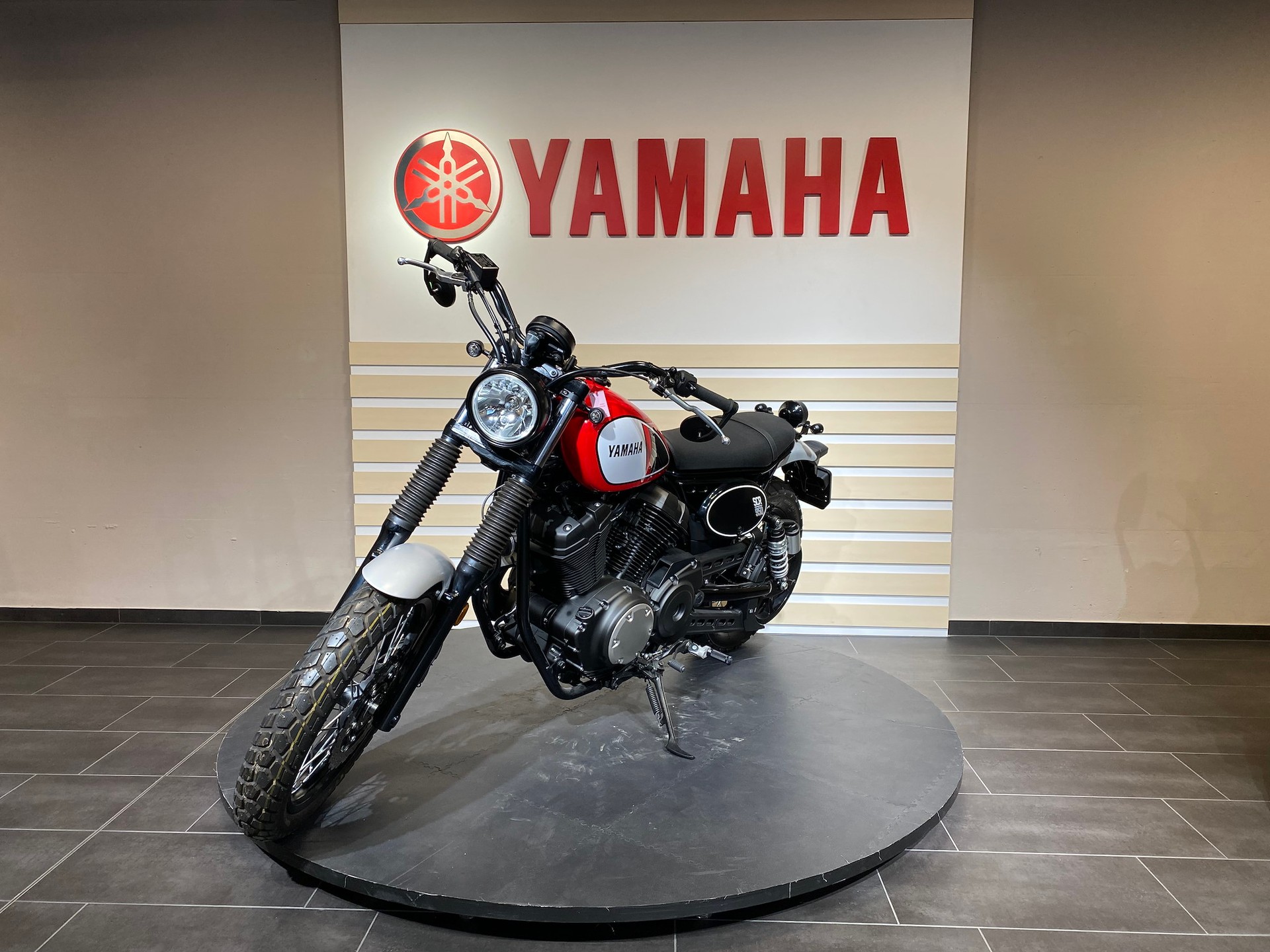 YAMAHA SCR 950 Vintage-image-2