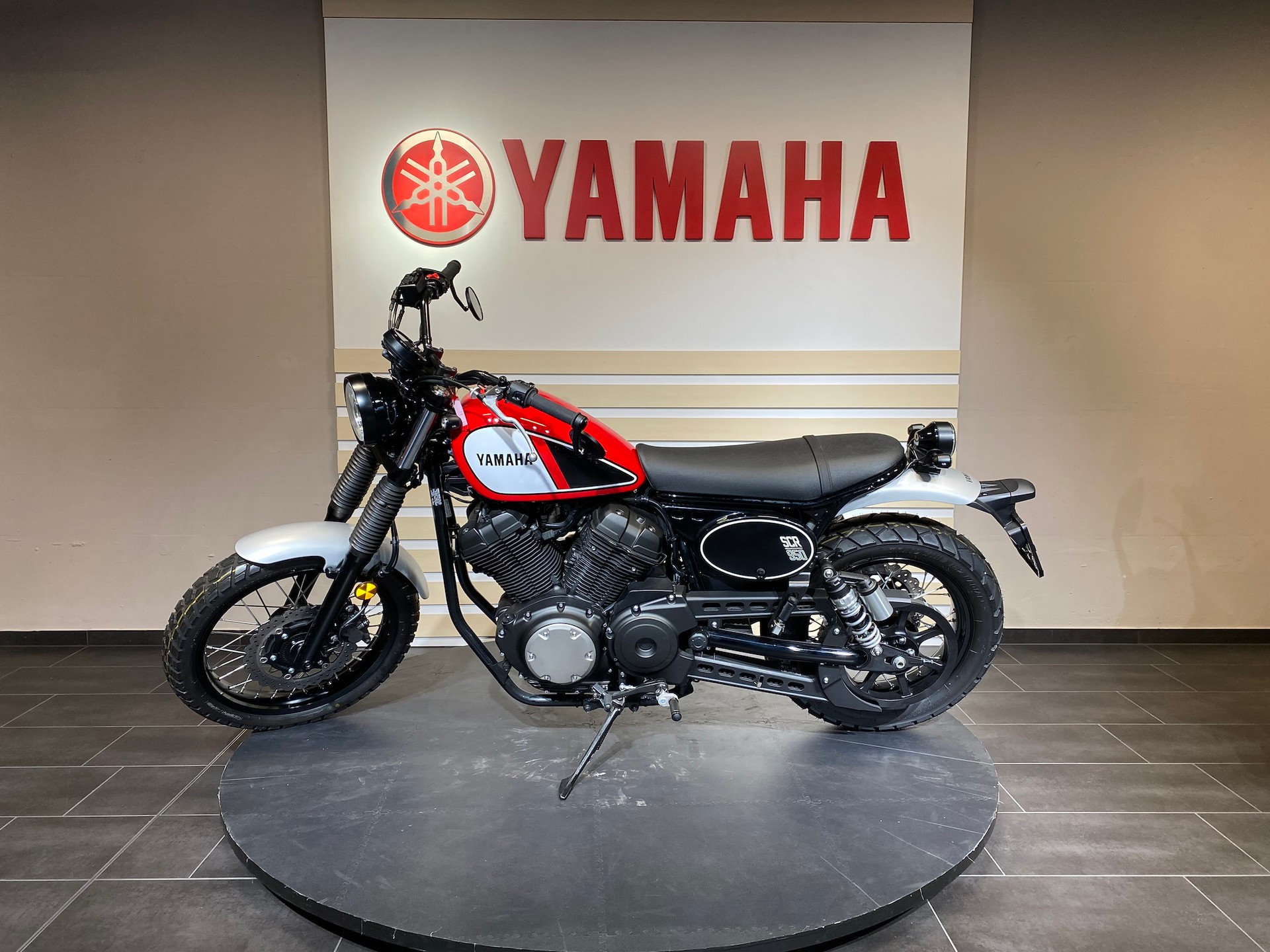 YAMAHA SCR 950 Vintage-image-3