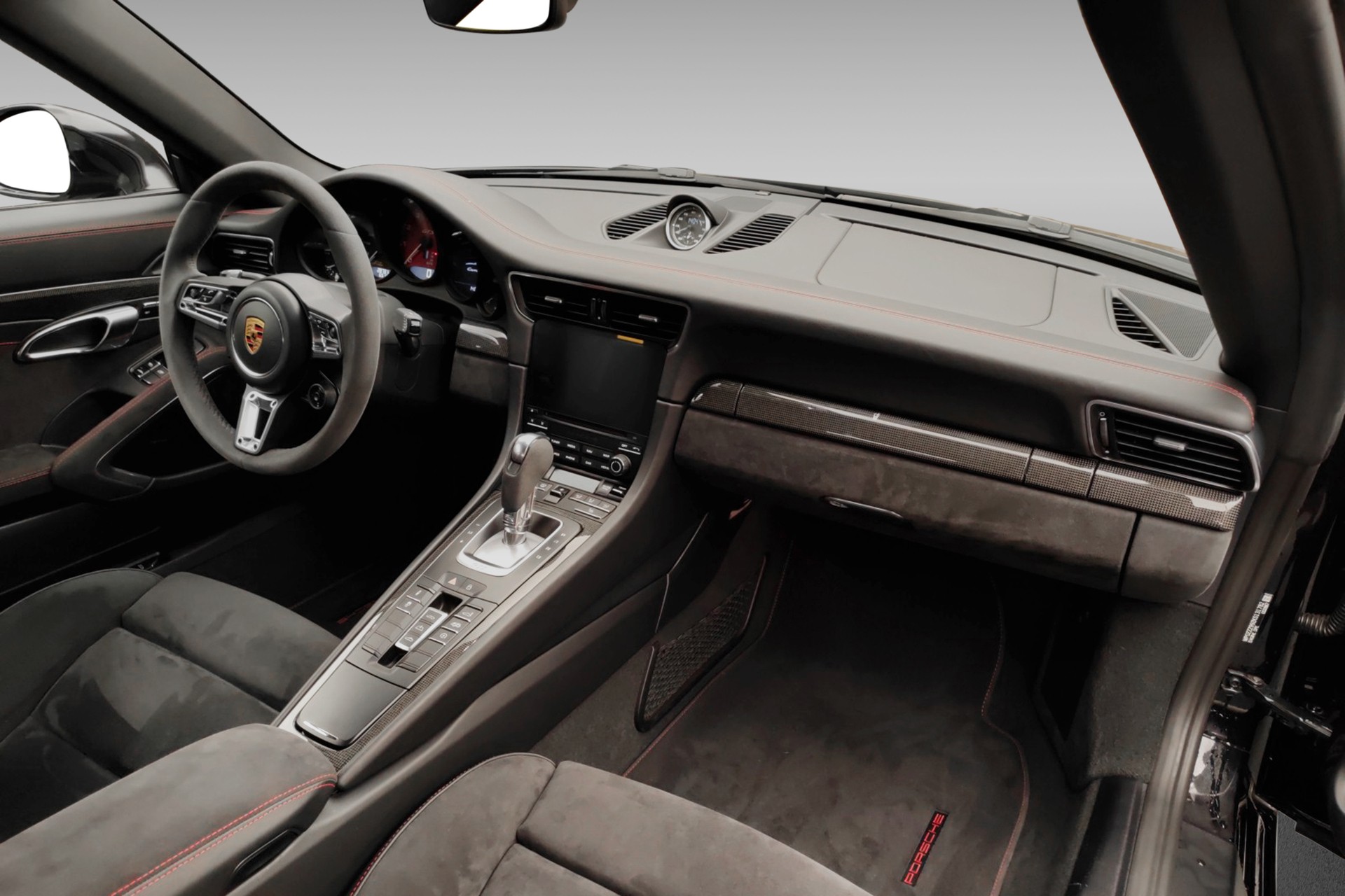 PORSCHE 911 Cabrio Carrera GTS PDK-image-18
