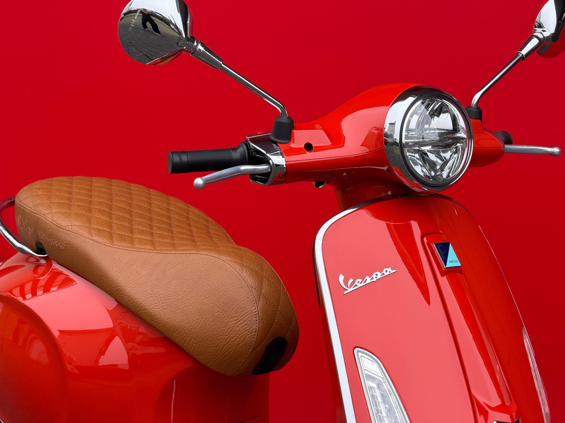 PIAGGIO Vespa 125 Primavera ABS Celebrate 40th-image-12