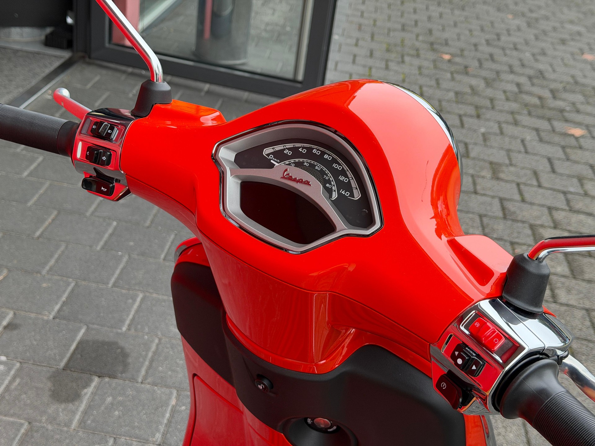 PIAGGIO Vespa 125 Primavera ABS Celebrate 40th-image-10
