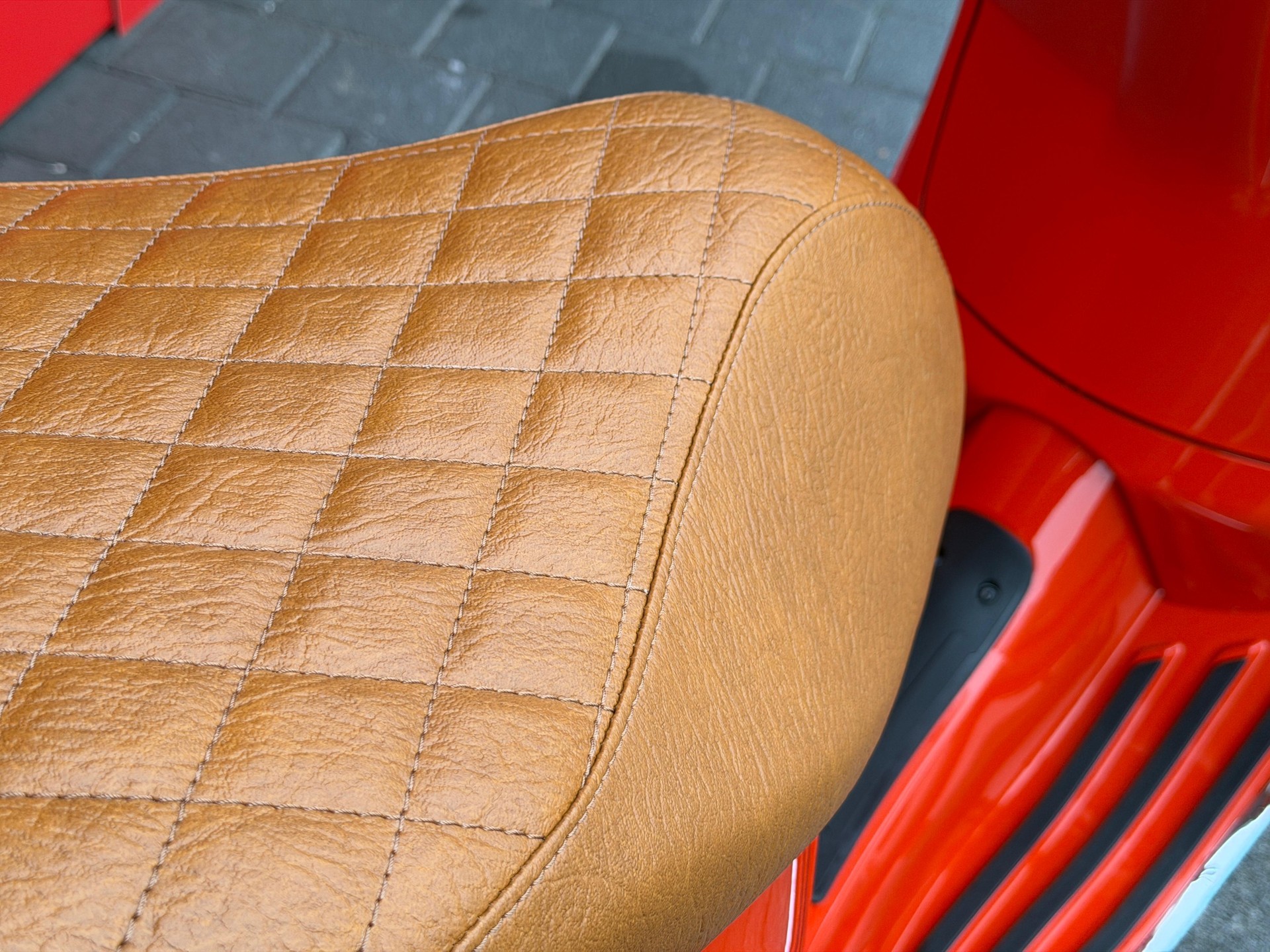 PIAGGIO Vespa 125 Primavera ABS Celebrate 40th-image-9