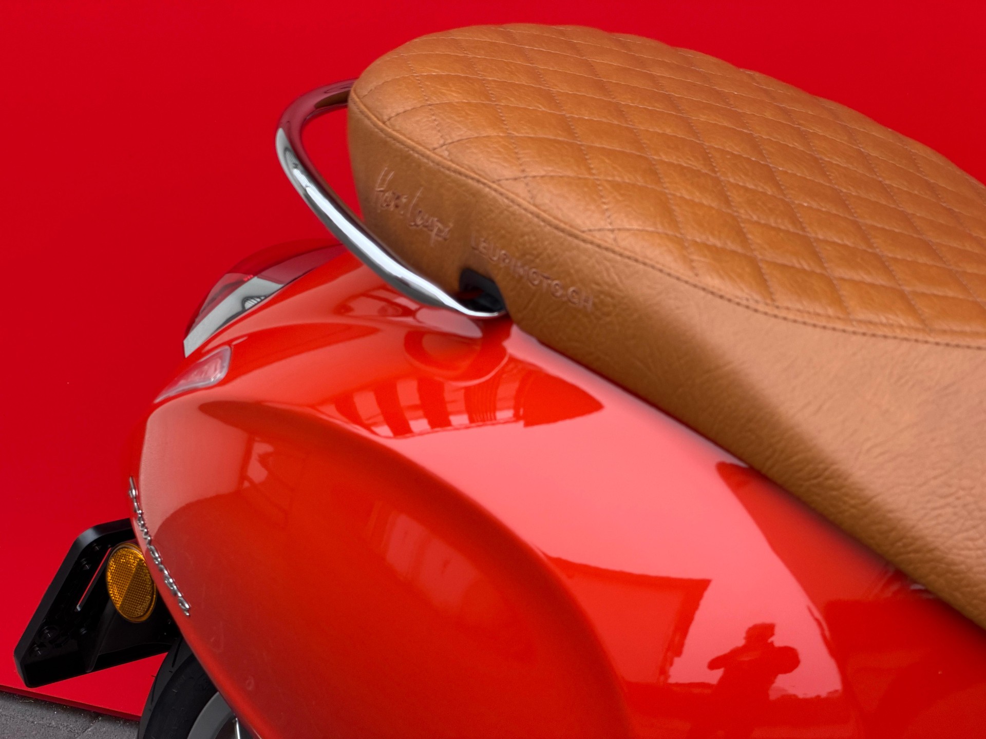 PIAGGIO Vespa 125 Primavera ABS Celebrate 40th-image-8