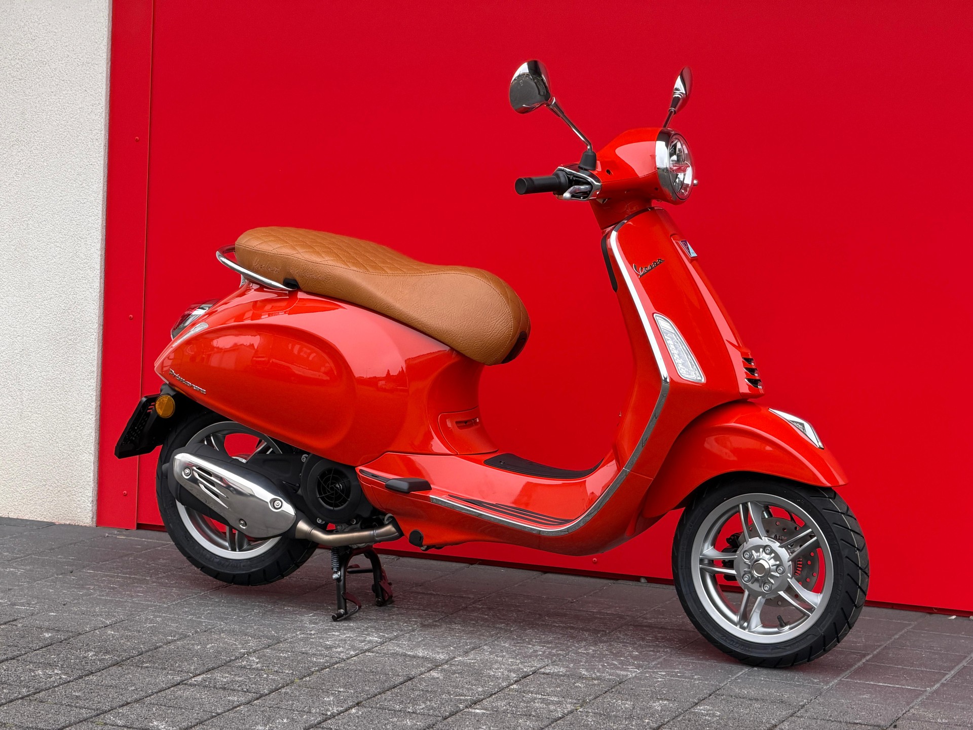 PIAGGIO Vespa 125 Primavera ABS Celebrate 40th-image-4