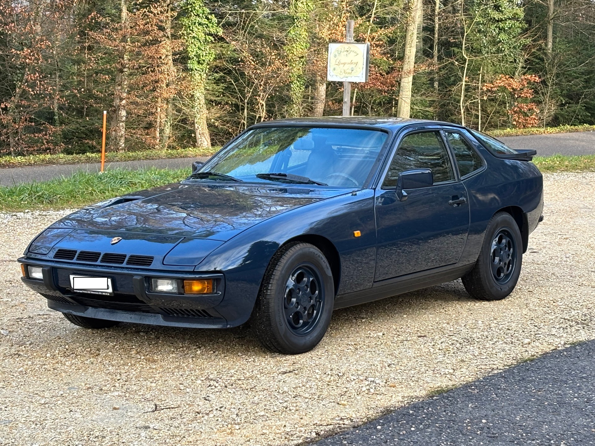 PORSCHE 924 Turbo-image-2