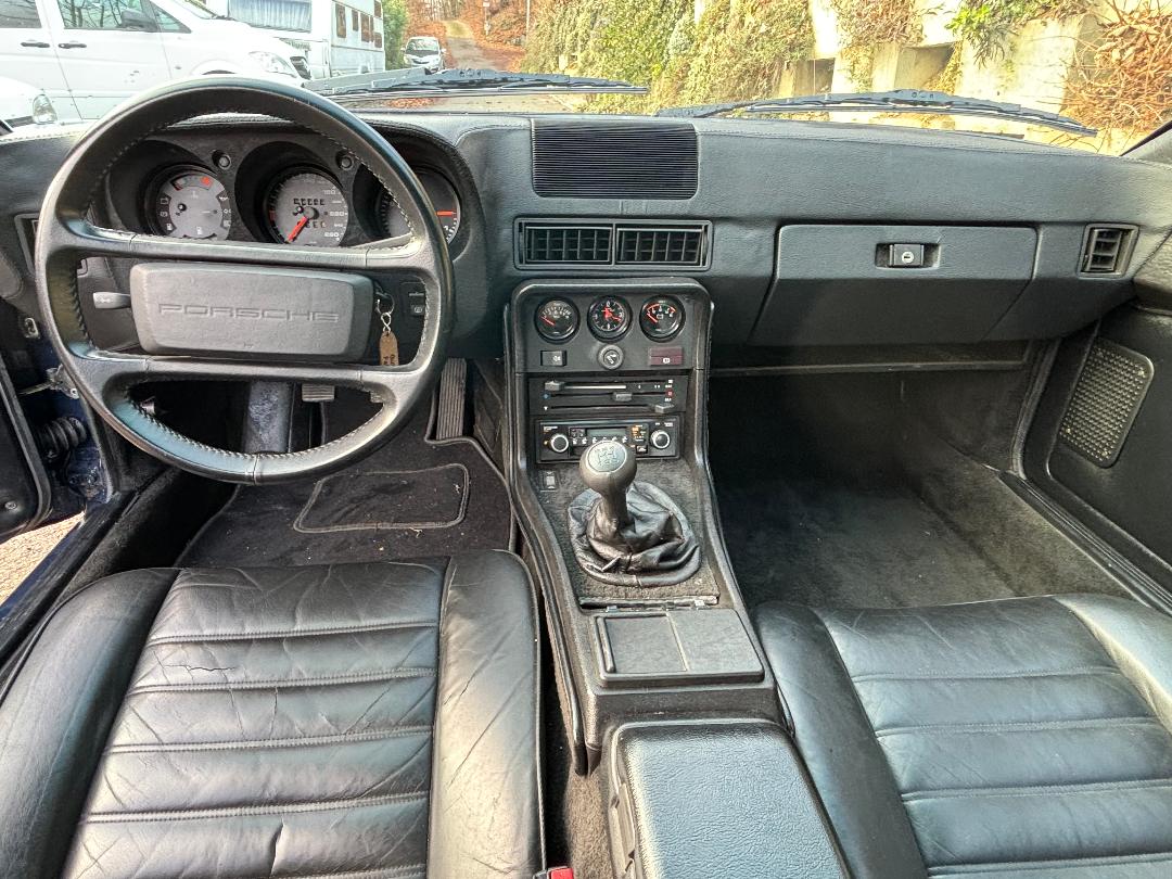 PORSCHE 924 Turbo-image-4
