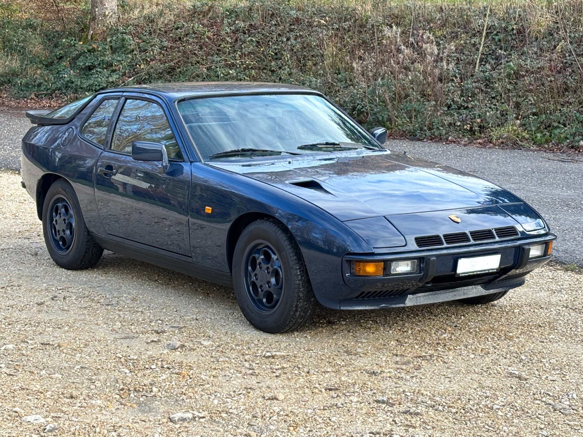 PORSCHE 924 Turbo-image-1