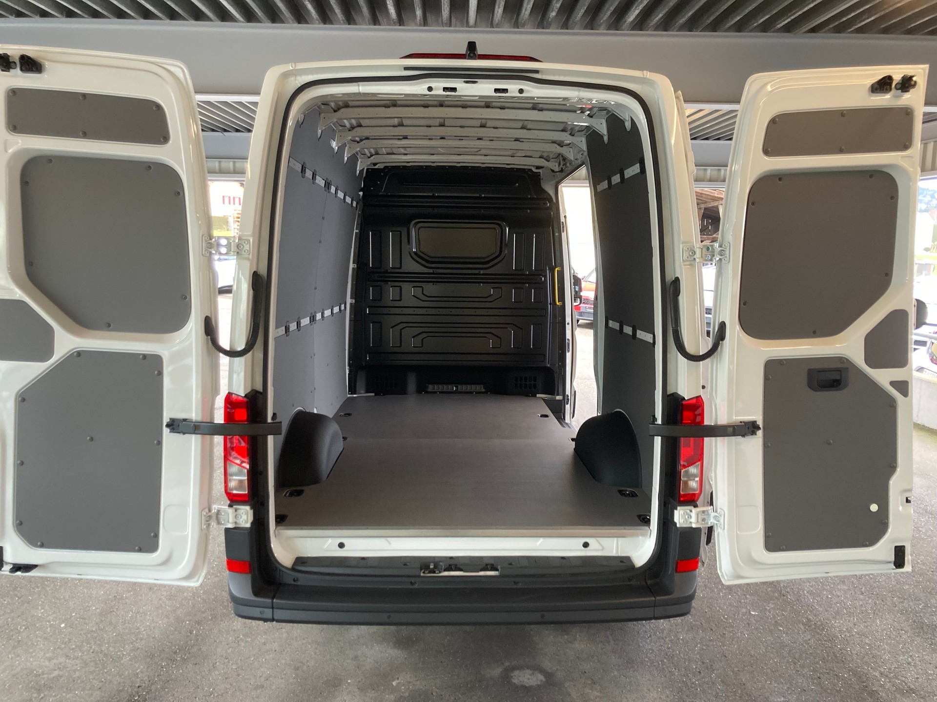 VW Crafter 35 2.0 BiTDI L3 H3 4Motion Automat-image-7