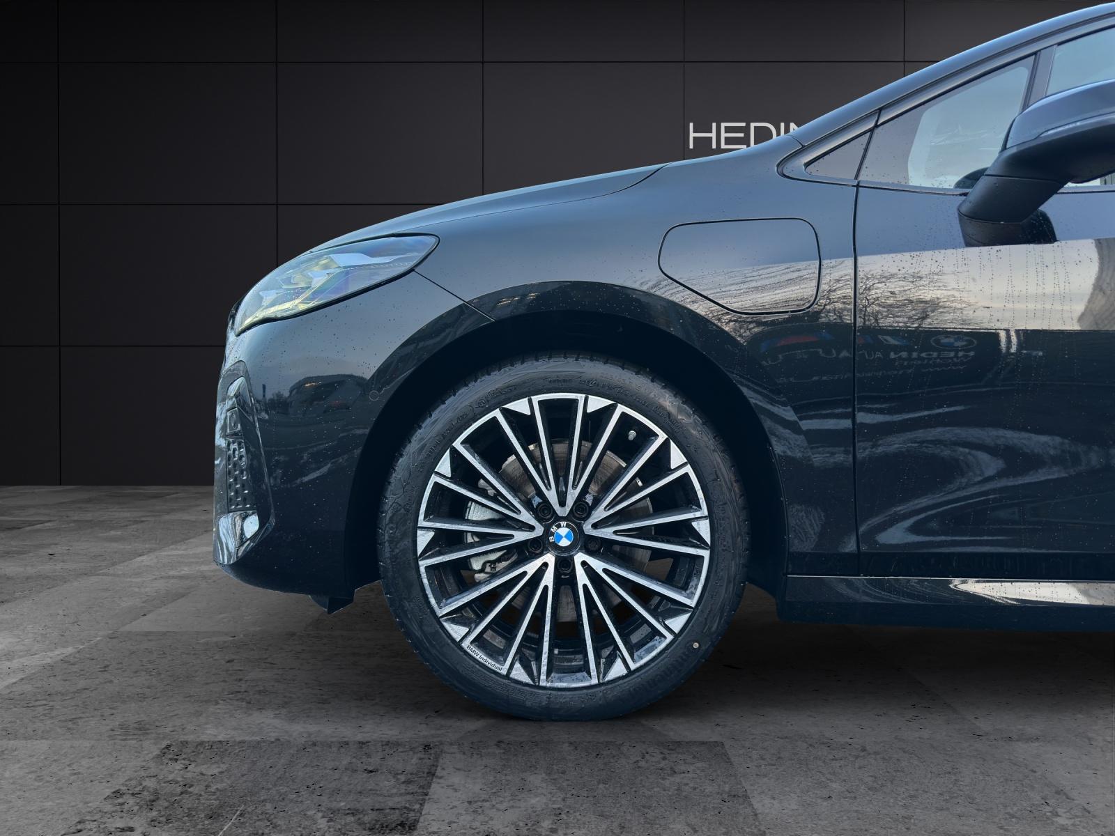 BMW 230e xDrive paddles Active Tourer-showroom-element-3