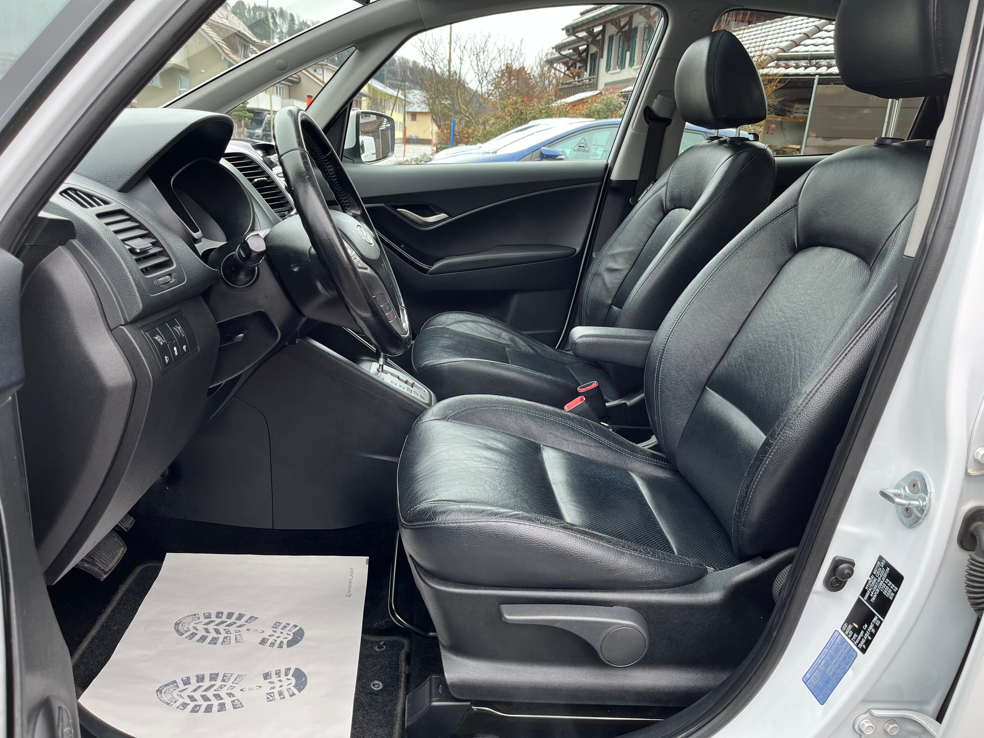 HYUNDAI iX20 1.6 Premium Automatic-image-11