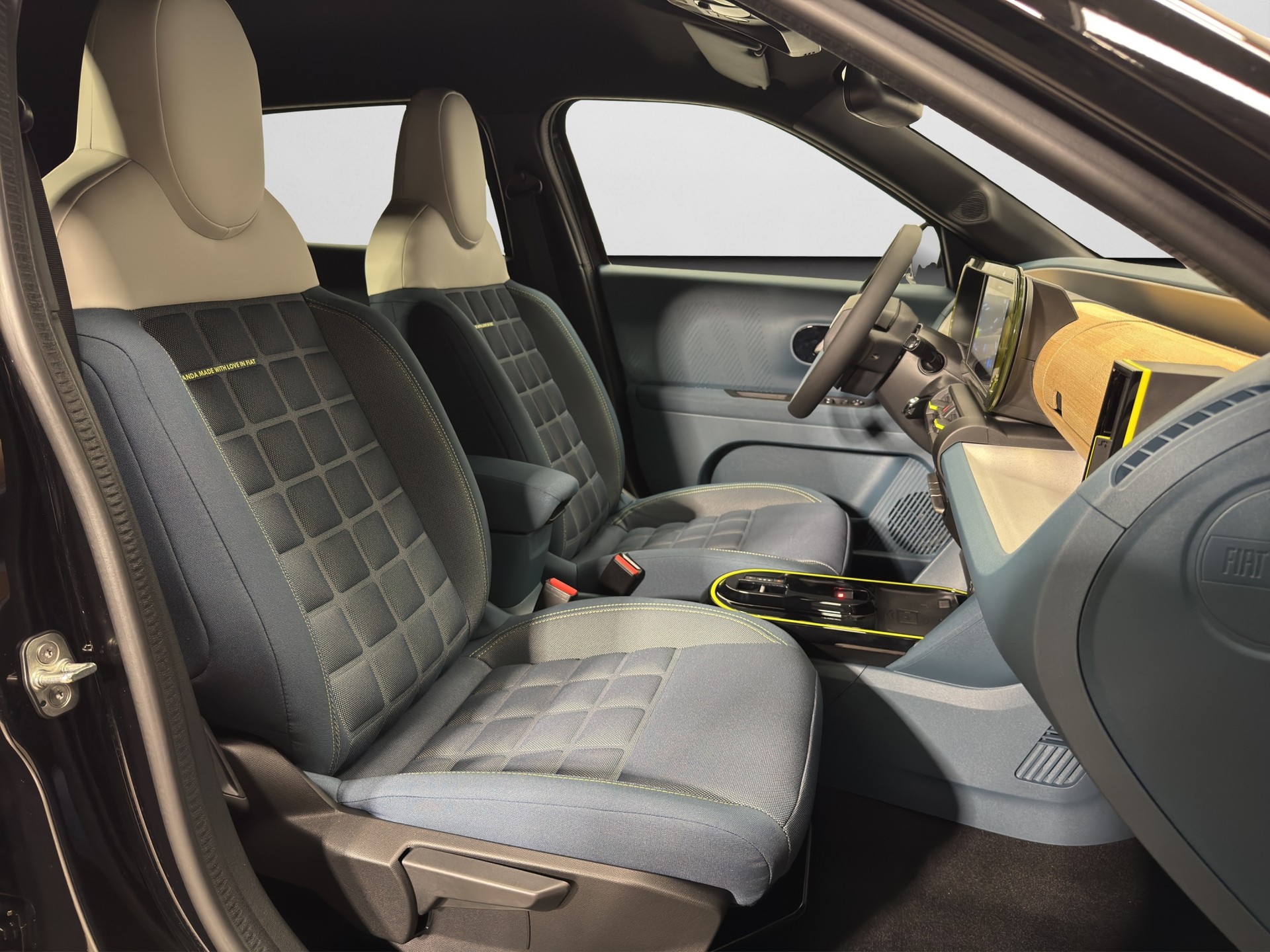 FIAT Grande Panda MHEV La Prima-image-11